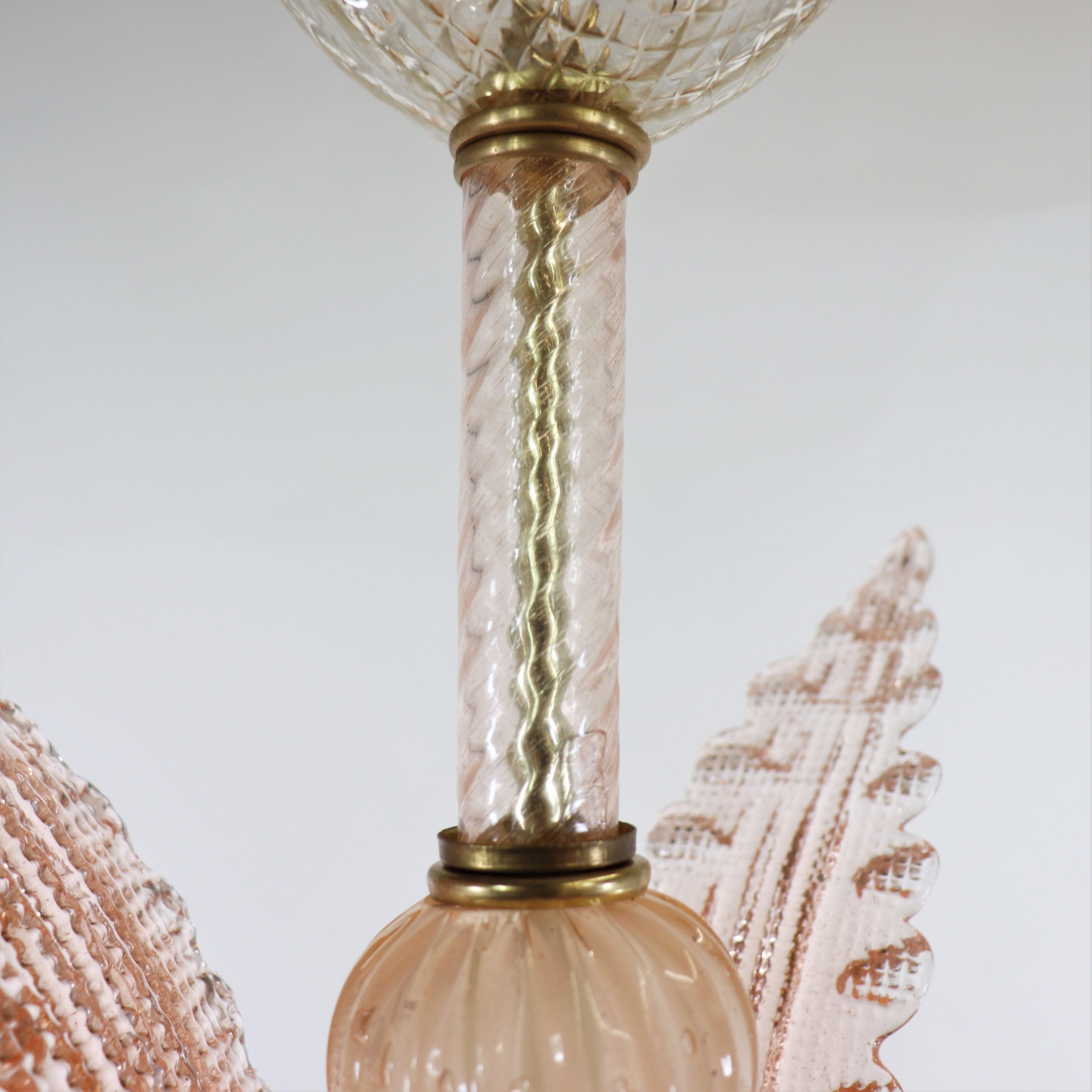 Murano di metà secolo con struttura a fronde rosa corallo attribuito a Barovier in vendita 2