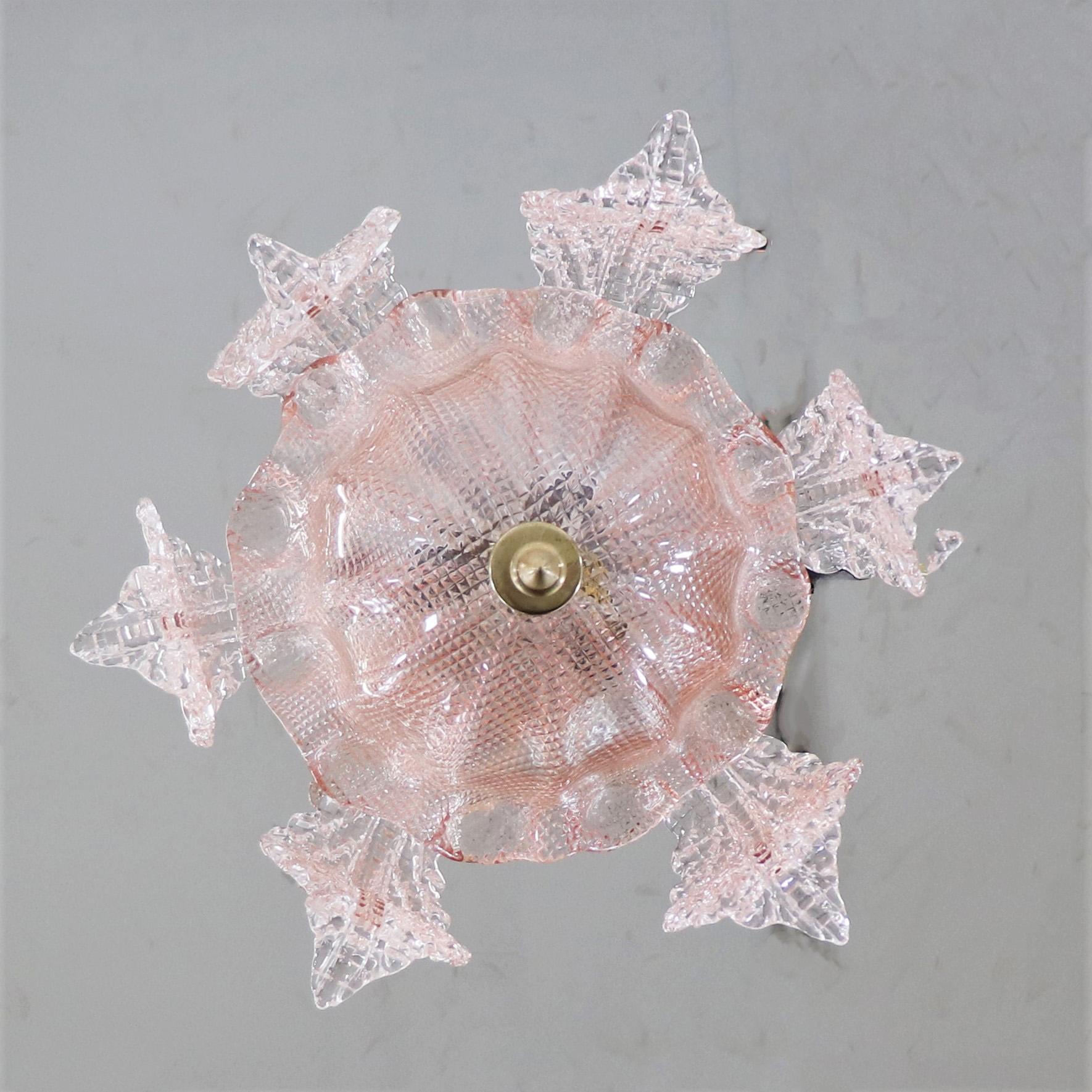 Murano di metà secolo con struttura a fronde rosa corallo attribuito a Barovier in vendita 1
