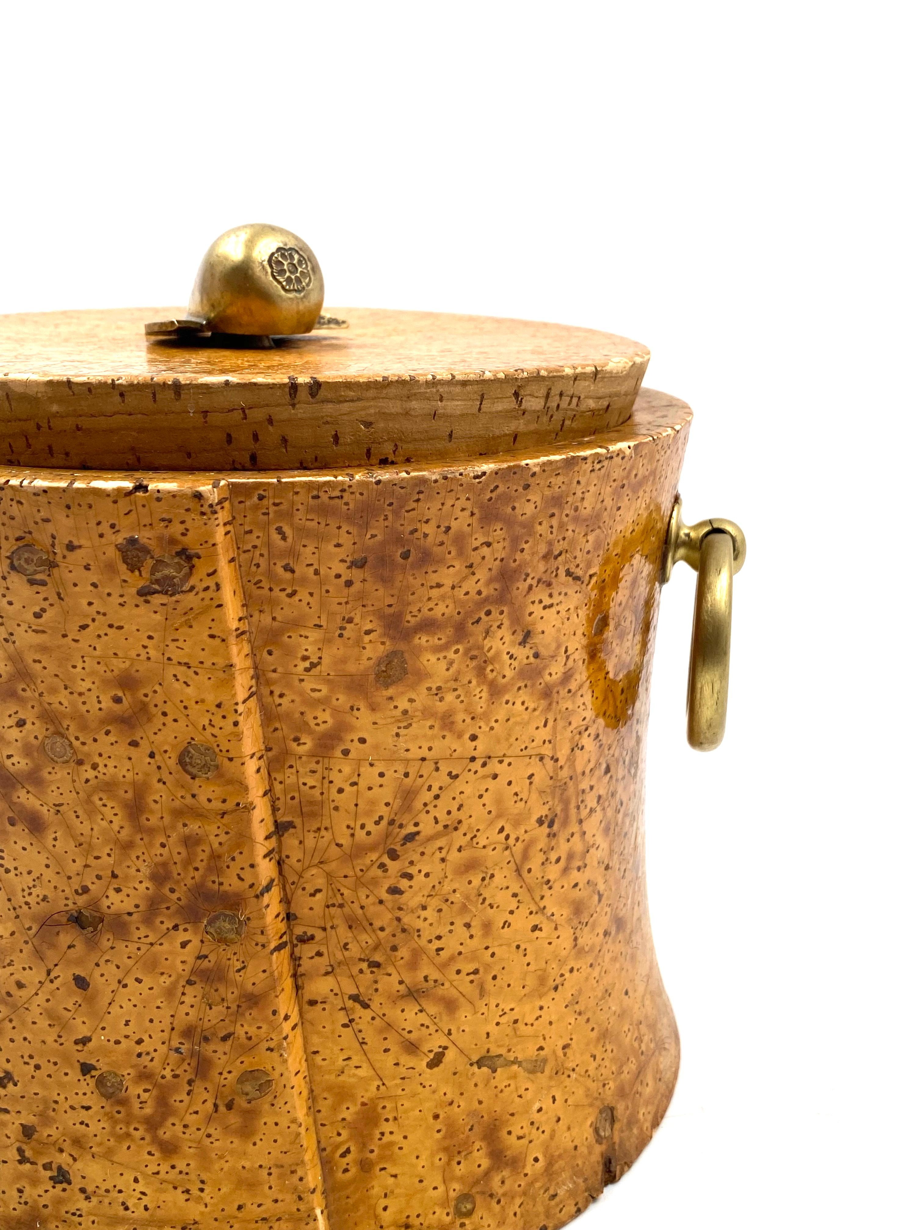 Mid-century cork and brass box, France 1940s For Sale 4