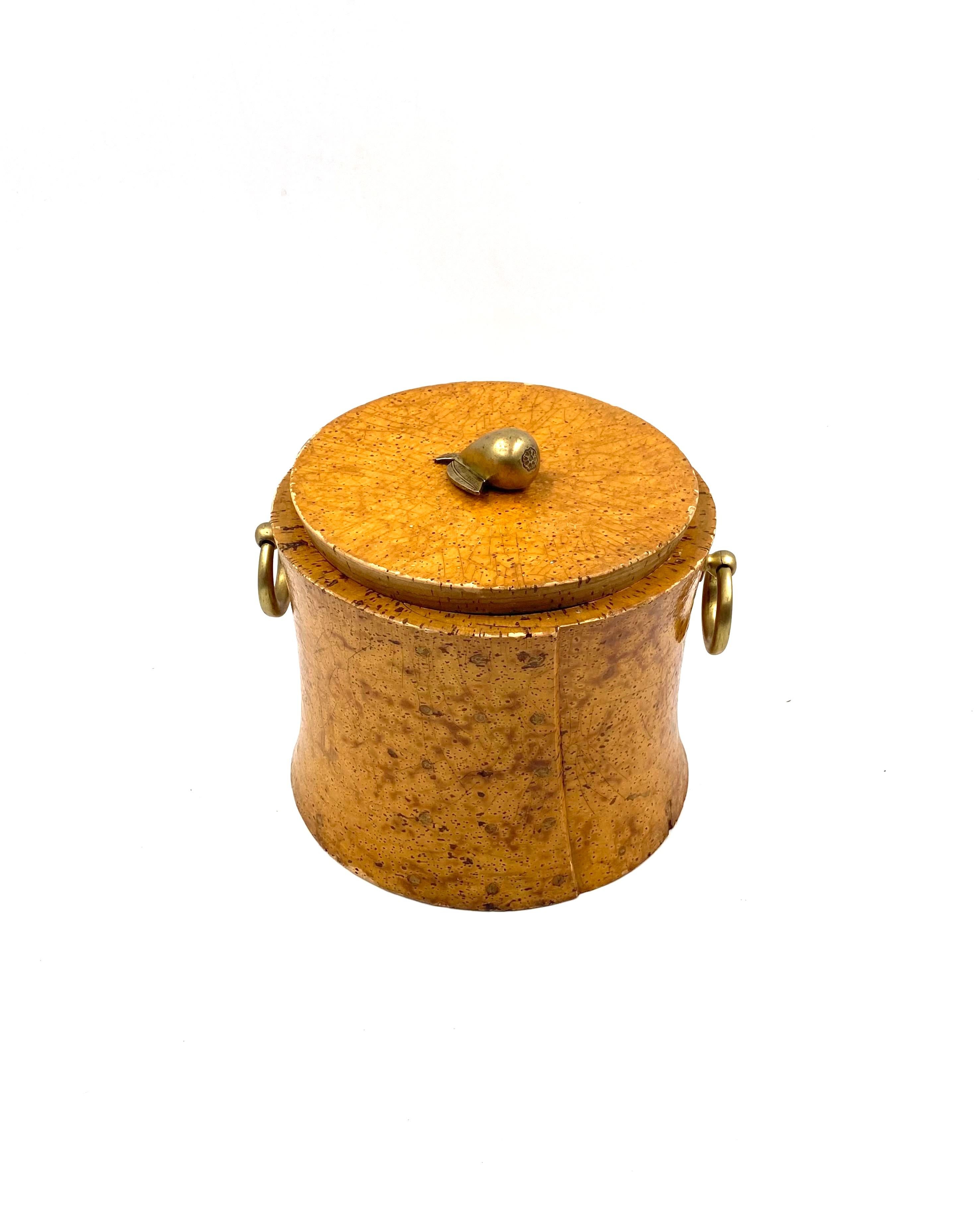Mid-century cork and brass box, France 1940s For Sale 13