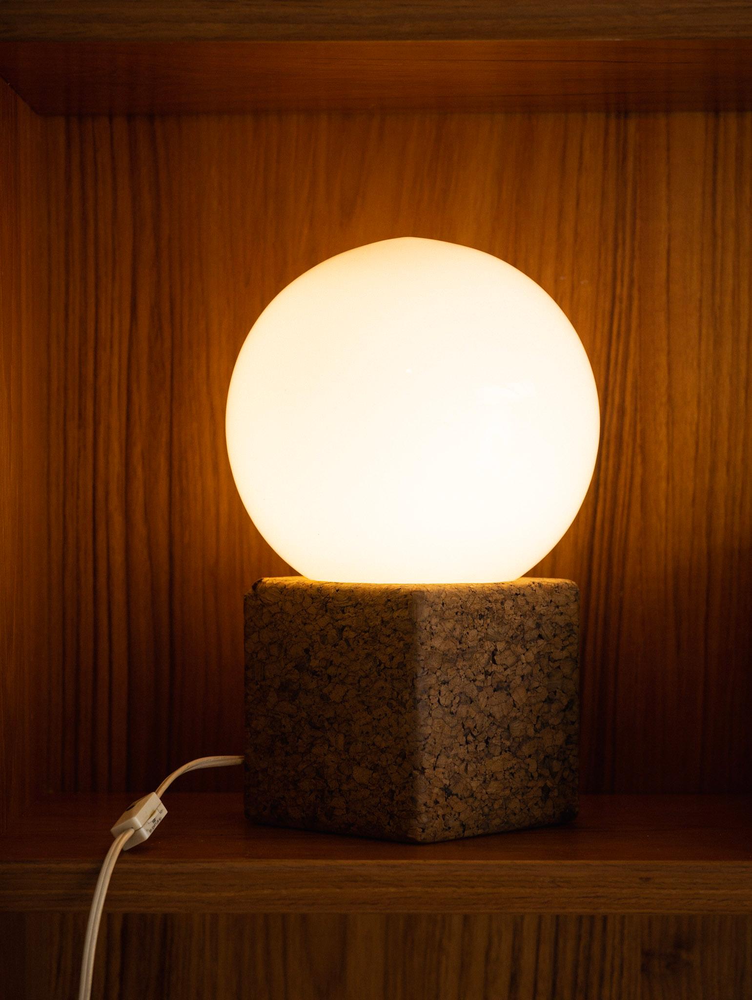 Mid Century Cork and Glass Globe Lamp In Good Condition In Brooklyn, NY