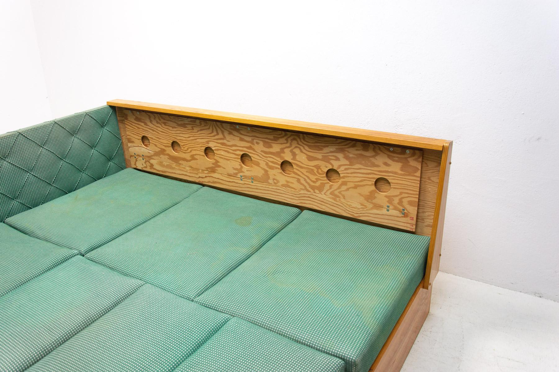 Mid Century Corner Folding Sofabed, 1960´s, Czechoslovakia For Sale 10
