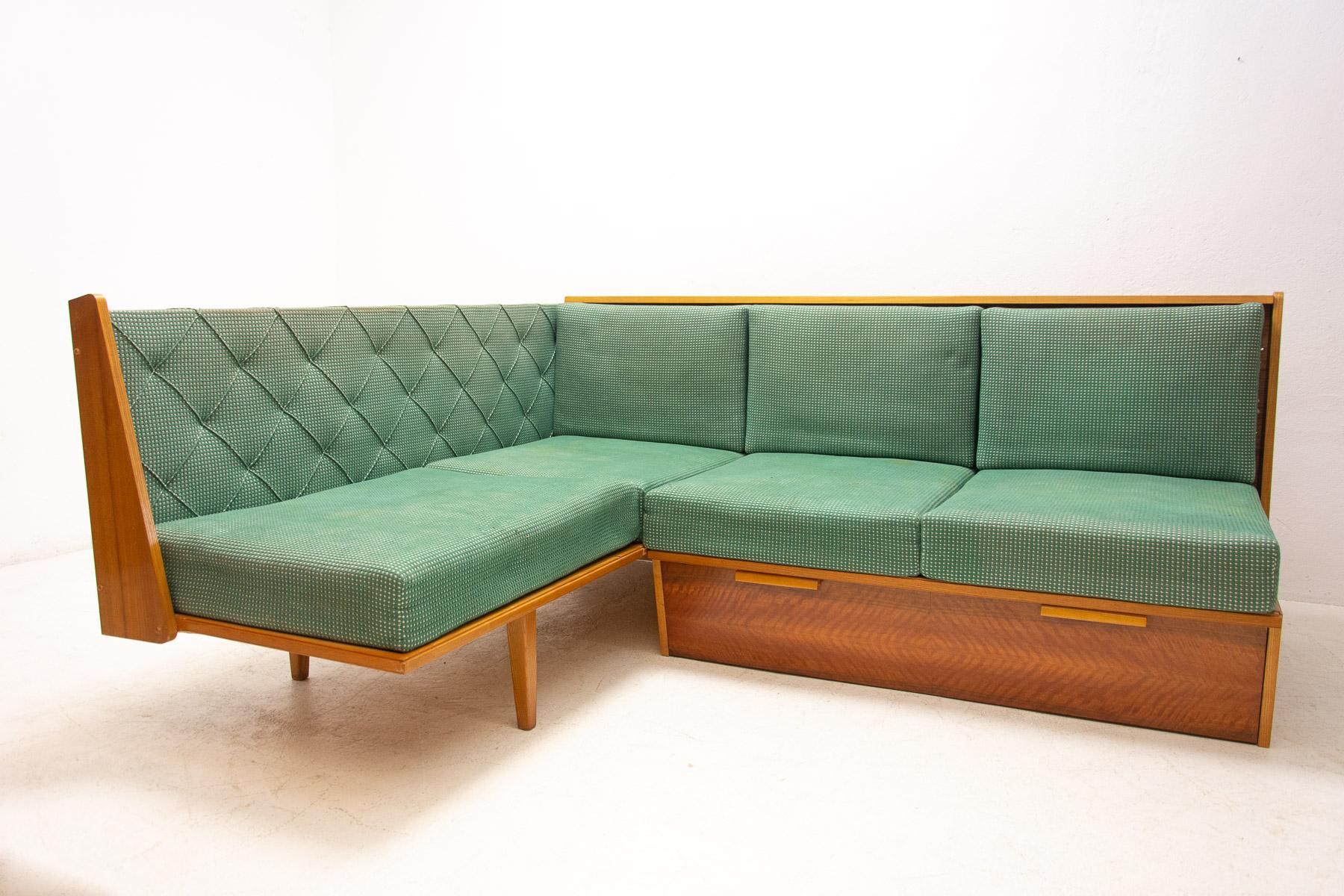Mid-Century Modern Mid Century Corner Folding Sofabed, 1960´s, Czechoslovakia For Sale