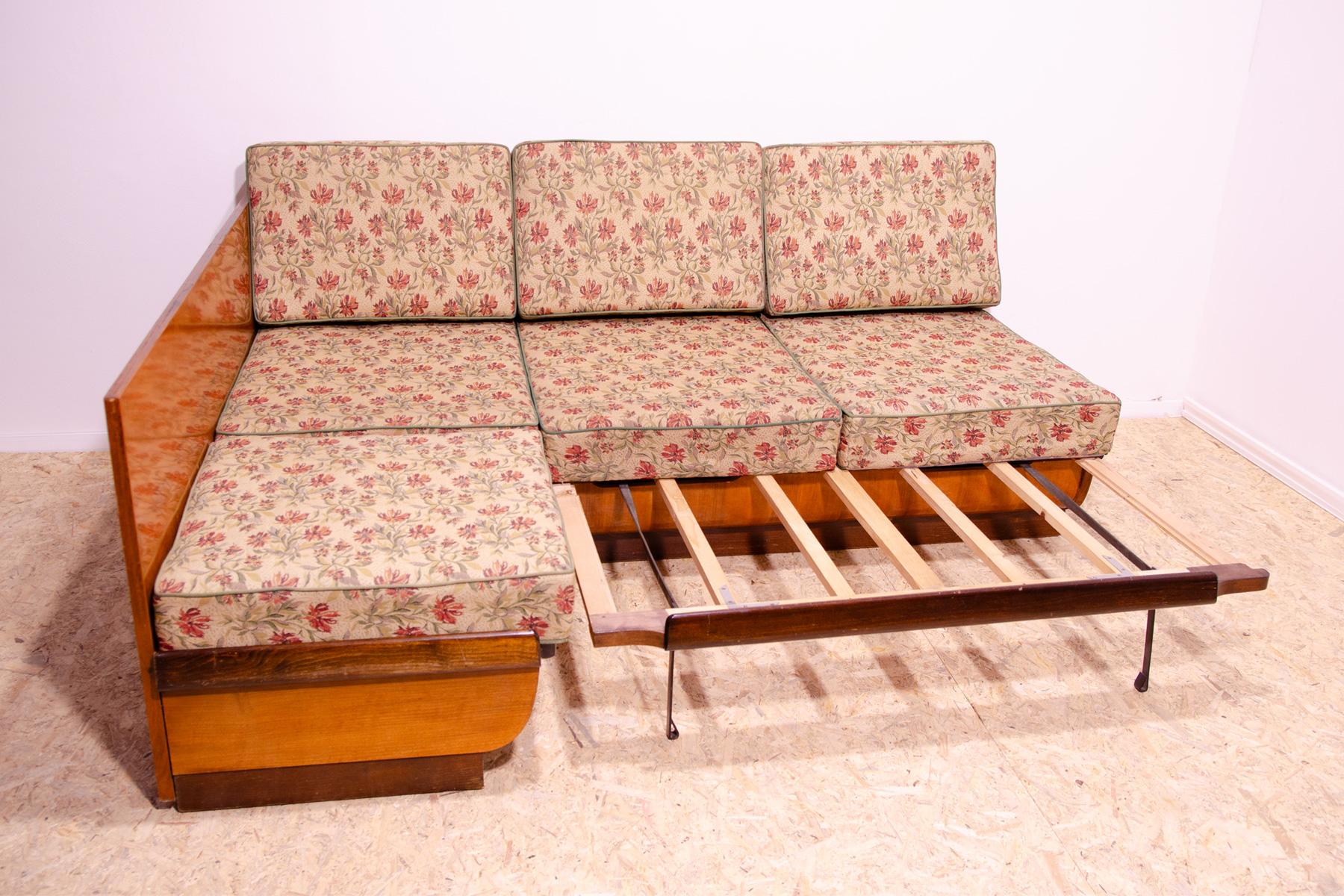 Mid century corner folding sofabed by Jindřich Halabala for UP Závody, 1950´s For Sale 7