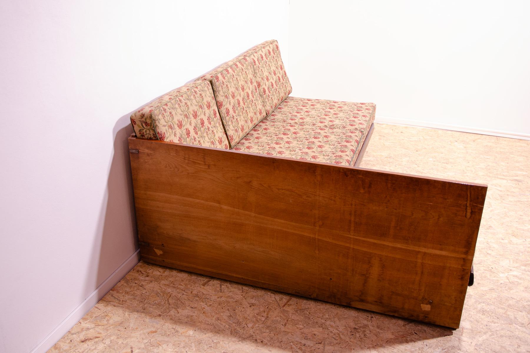 Mid century corner folding sofabed by Jindřich Halabala for UP Závody, 1950´s In Good Condition For Sale In Prague 8, CZ