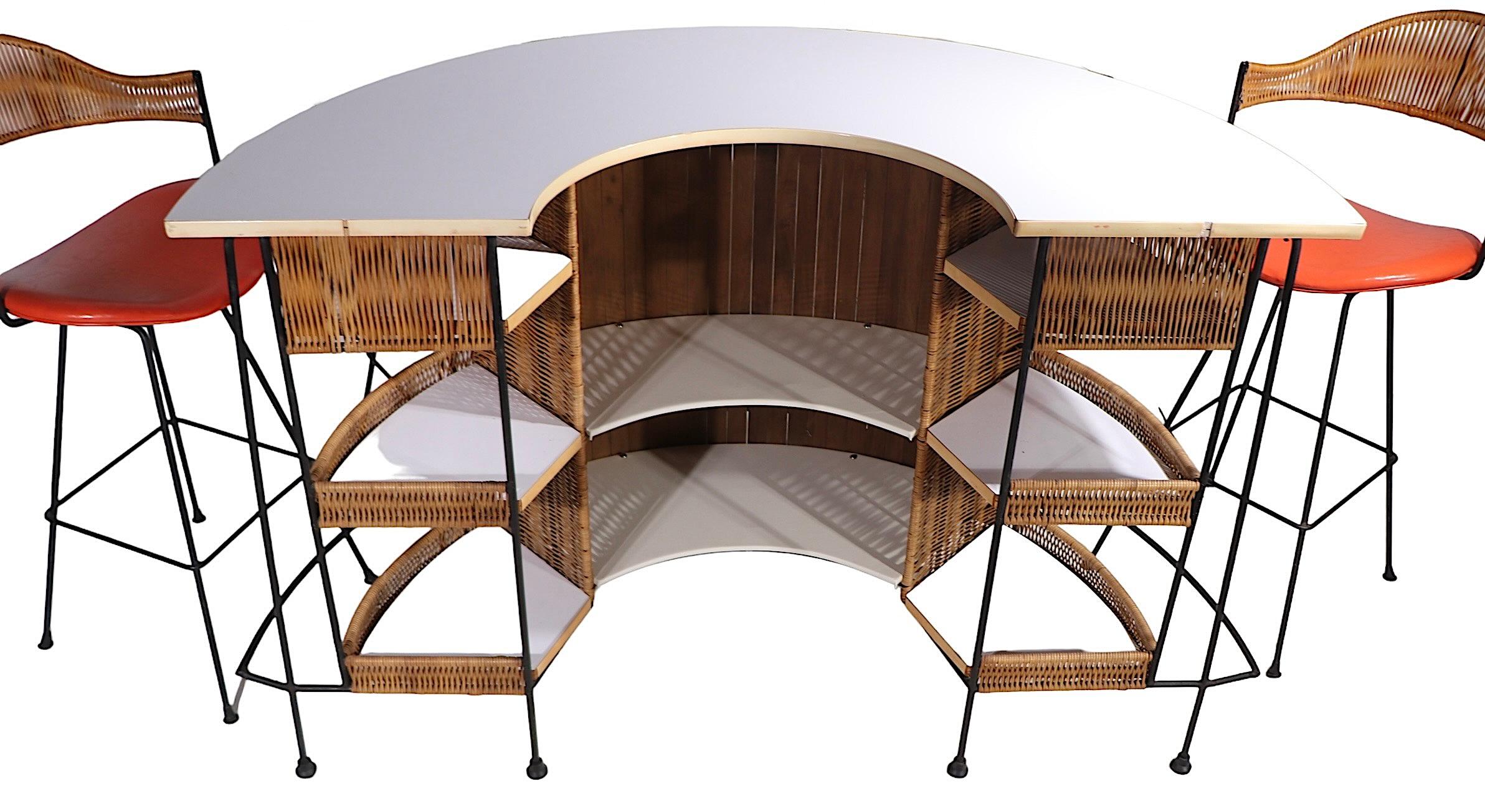Mid Century Counter Dry Bar with Original Stools by Umanoff c. 1950/60's For Sale 3