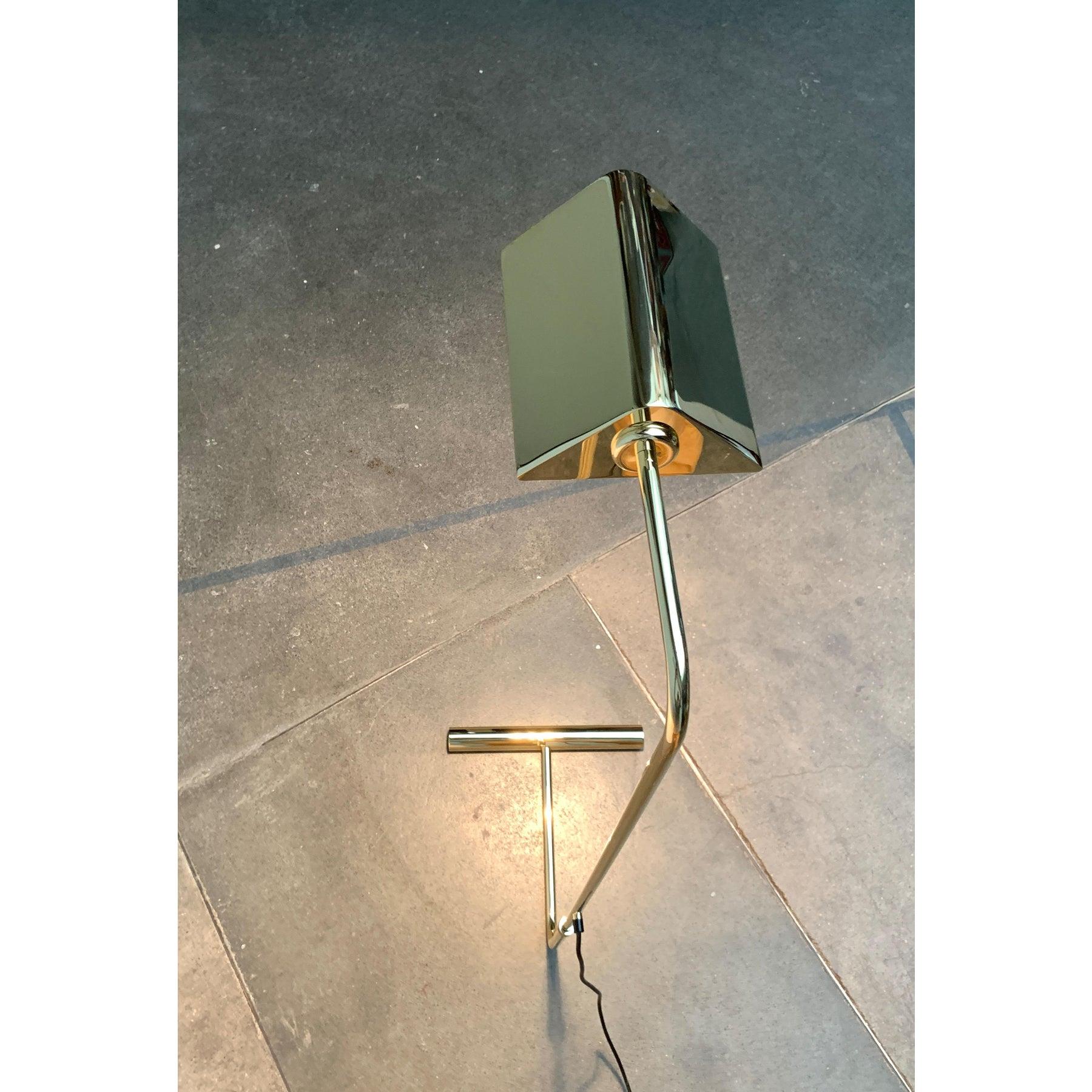 20ième siècle Lampadaire en laiton à contrepoids du milieu du siècle, années 1960 en vente
