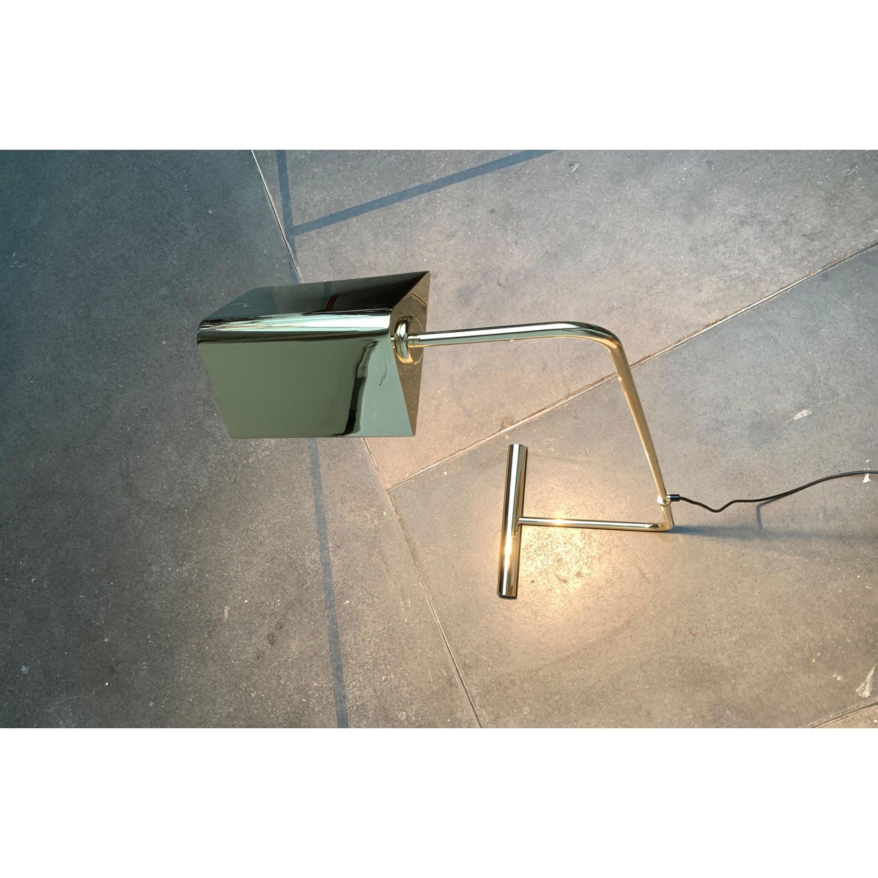 Métal Lampadaire en laiton à contrepoids du milieu du siècle, années 1960 en vente