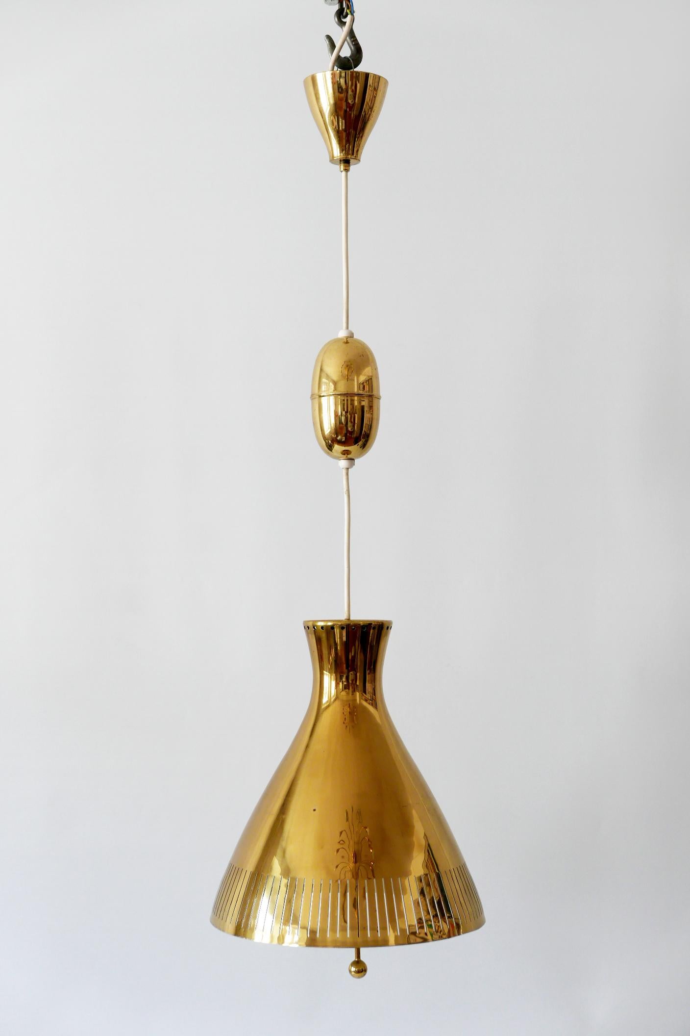 Midcentury Counterweight Brass Pendant Lamp by Vereinigte Werkstätten, 1960s 3