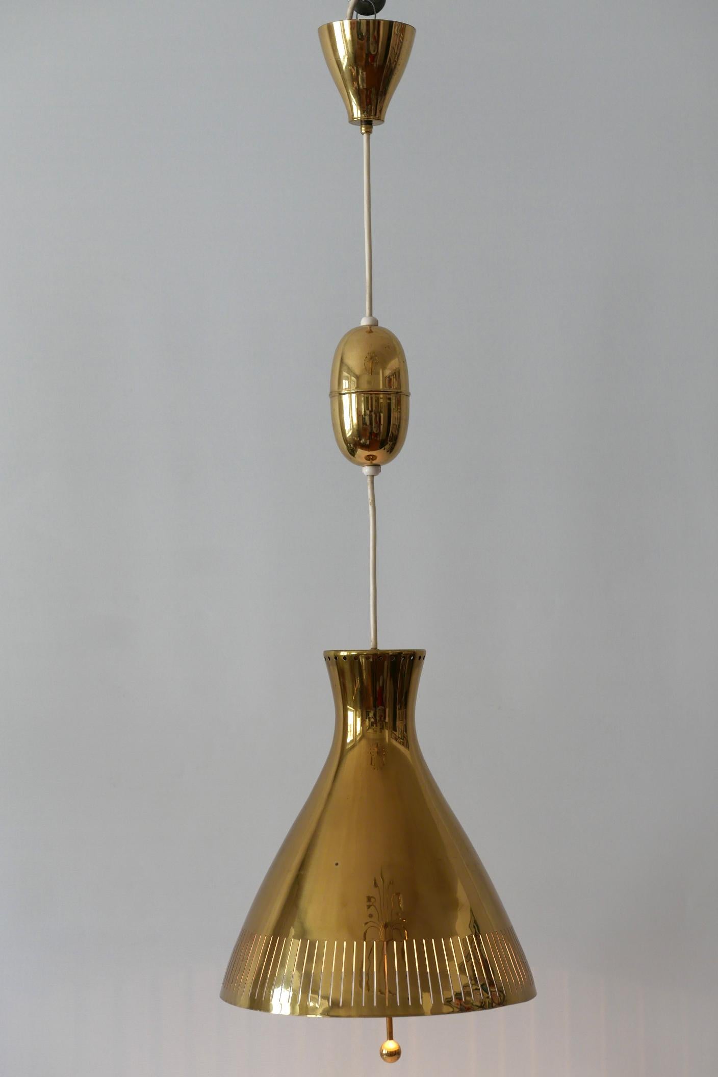 Midcentury Counterweight Brass Pendant Lamp by Vereinigte Werkstätten, 1960s 4