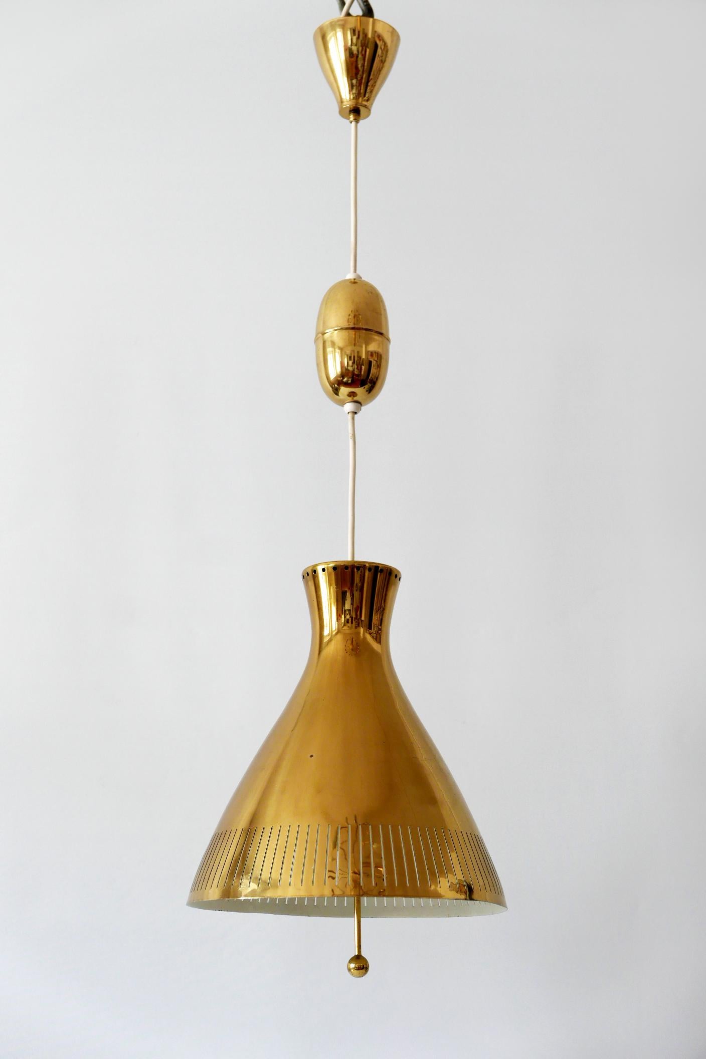 Midcentury Counterweight Brass Pendant Lamp by Vereinigte Werkstätten, 1960s 5