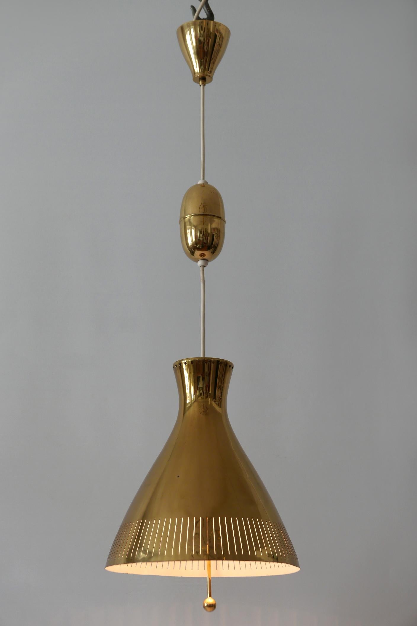 Midcentury Counterweight Brass Pendant Lamp by Vereinigte Werkstätten, 1960s 6