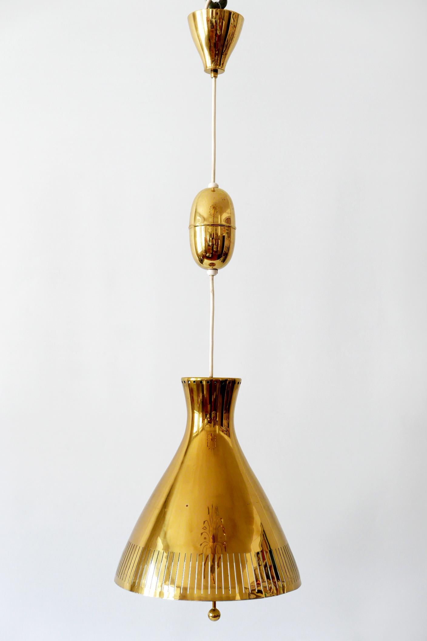 Midcentury Counterweight Brass Pendant Lamp by Vereinigte Werkstätten, 1960s 7