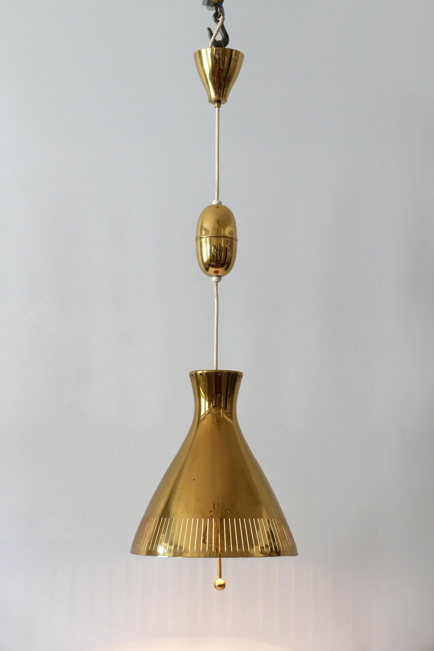 Midcentury Counterweight Brass Pendant Lamp by Vereinigte Werkstätten, 1960s 8