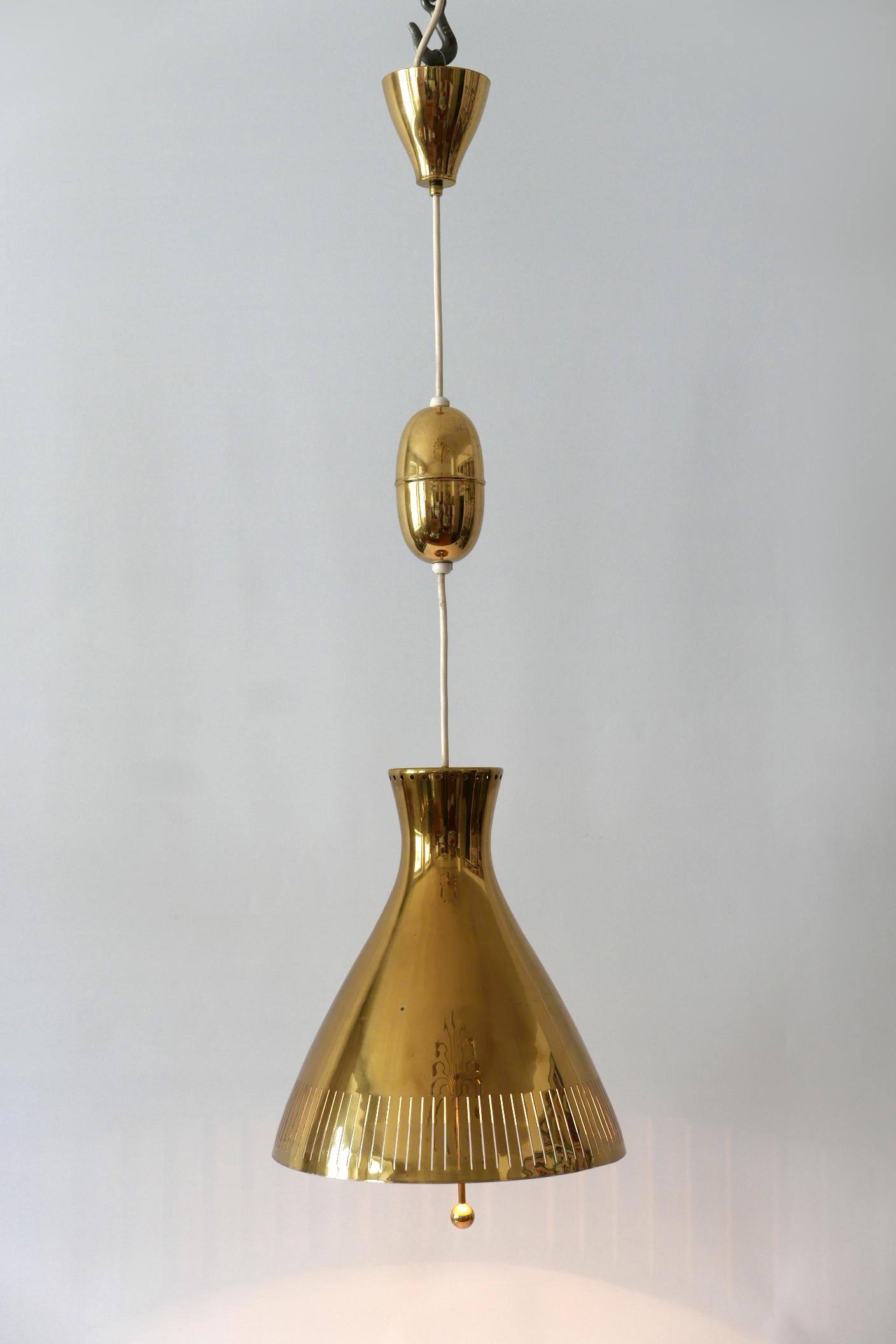 German Midcentury Counterweight Brass Pendant Lamp by Vereinigte Werkstätten, 1960s