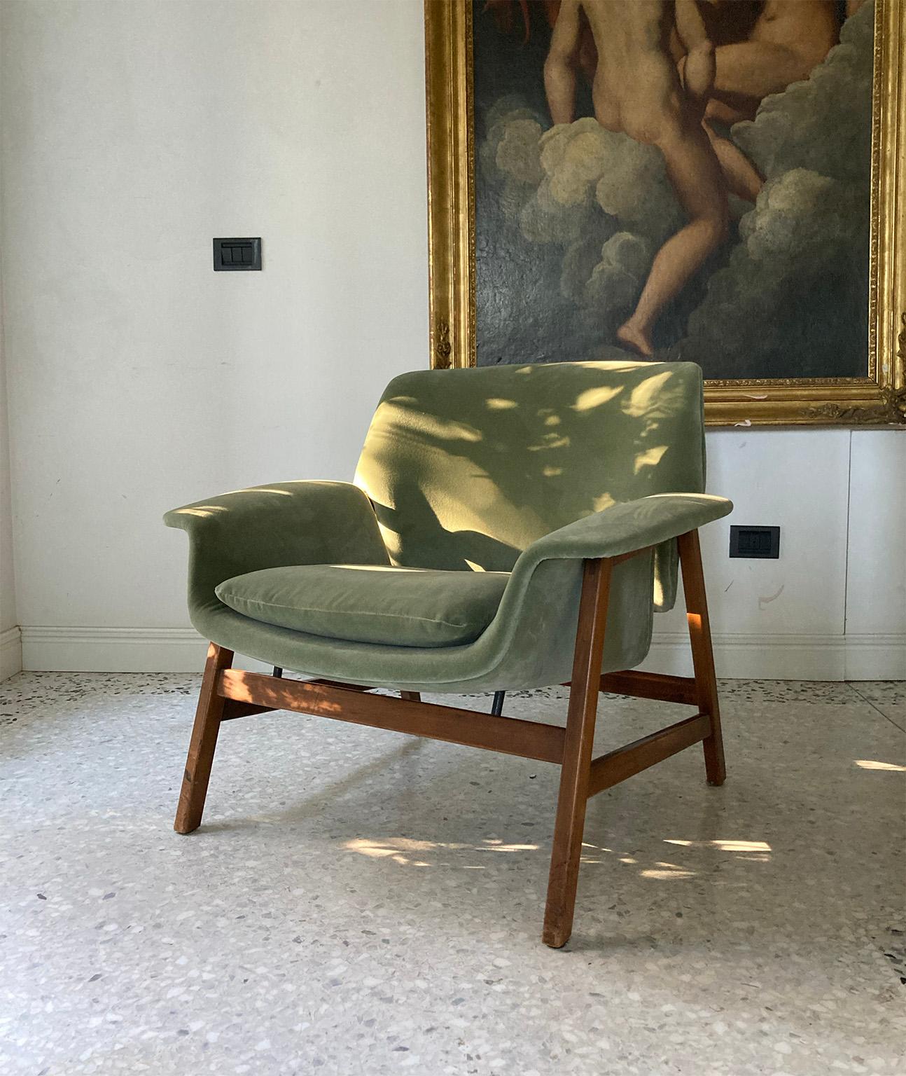 Mid Century Couple of G. Frattini Green Armchairs Mod.849 for Cassina Italy 1956 For Sale 1