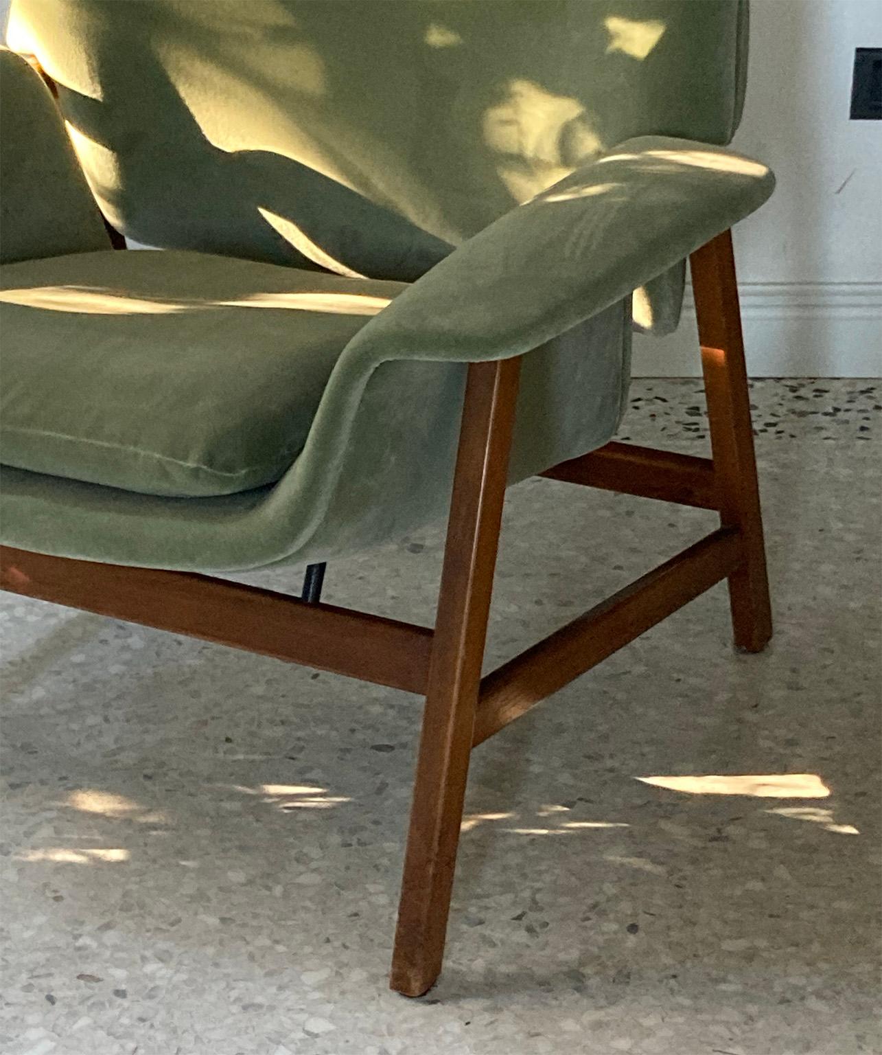 Mid Century Couple of G. Frattini Green Armchairs Mod.849 for Cassina Italy 1956 For Sale 2