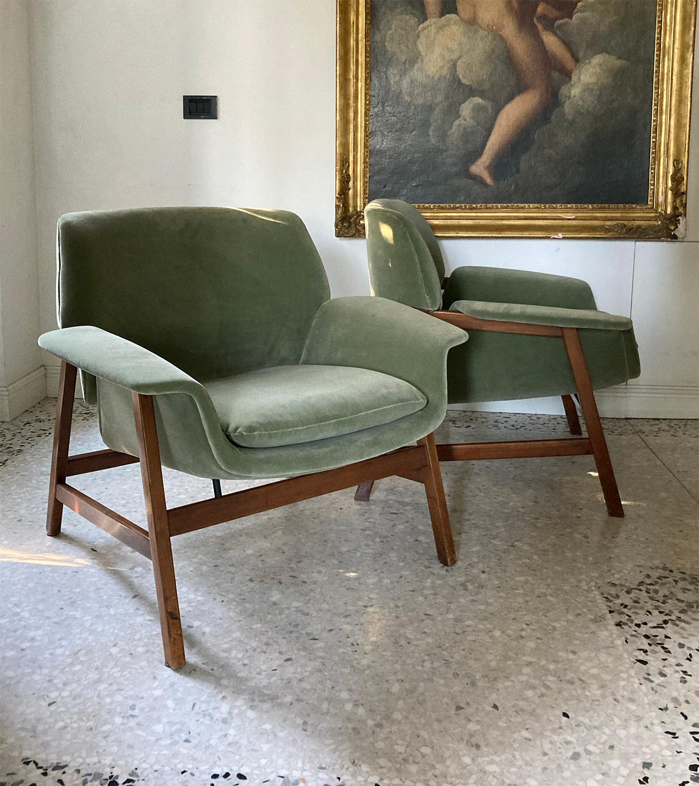 Mid Century Couple of G. Frattini Green Armchairs Mod.849 for Cassina Italy 1956 For Sale 3