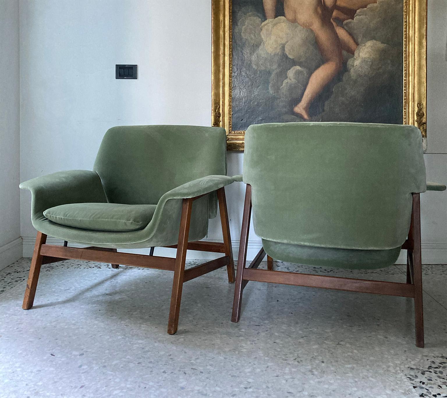 Mid Century Couple of G. Frattini Green Armchairs Mod.849 for Cassina Italy 1956 For Sale 5