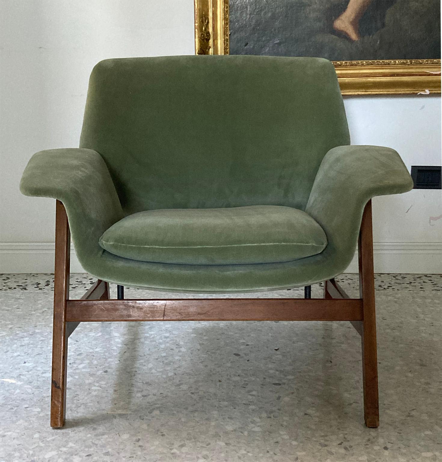 Mid Century Couple of G. Frattini Green Armchairs Mod.849 for Cassina Italy 1956 In Good Condition For Sale In Milano, IT