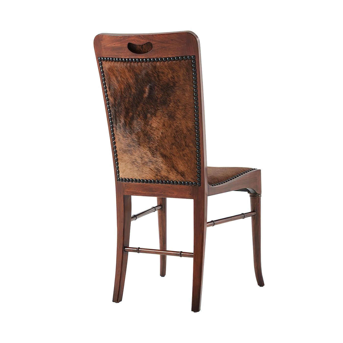 Silla auxiliar de cuero de vaca Mid Century (Juego de 2) Siglo XXI y contemporáneo en venta