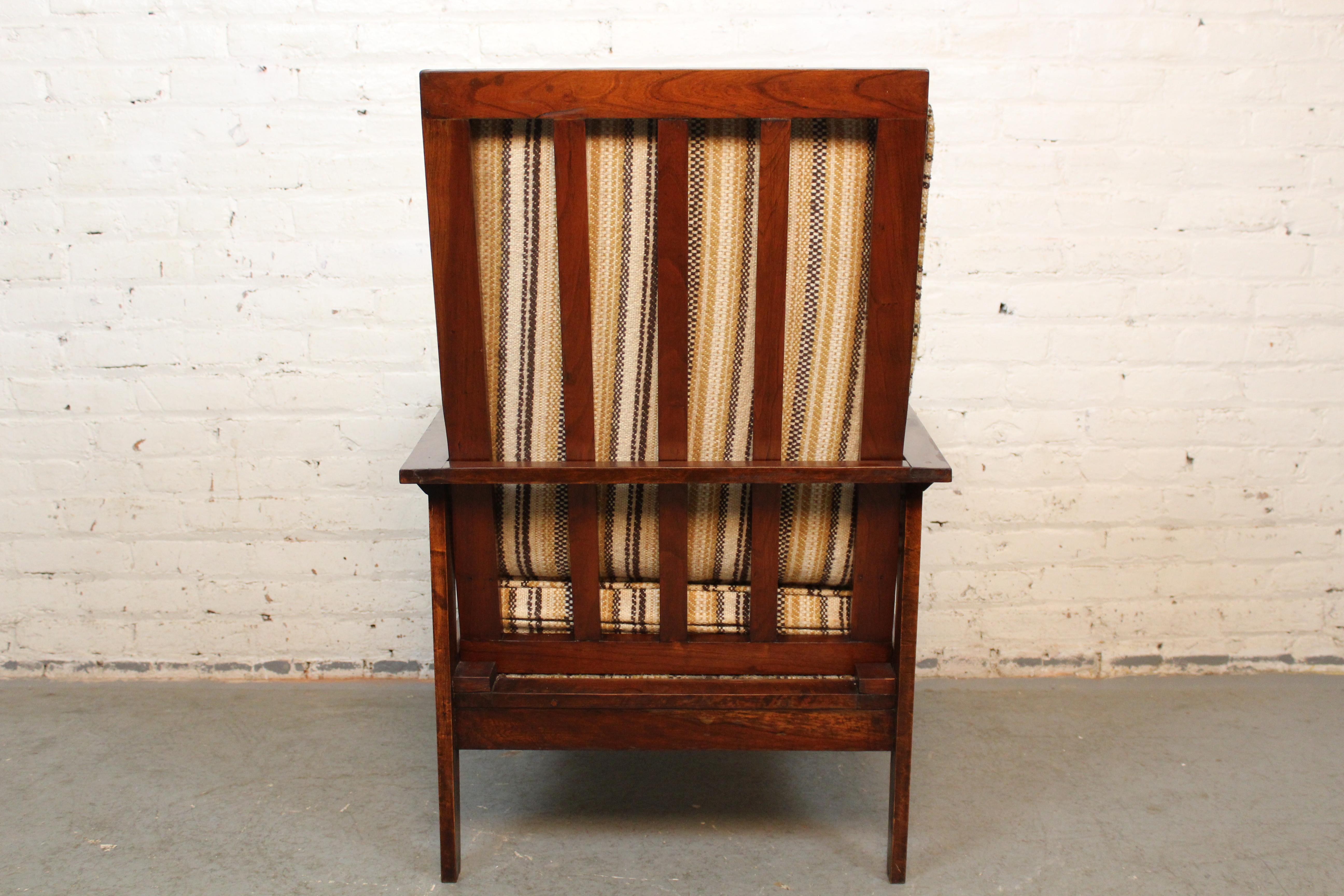Mid-Century Craftsman Oak + Tweed Morris Chair In Good Condition For Sale In Brooklyn, NY