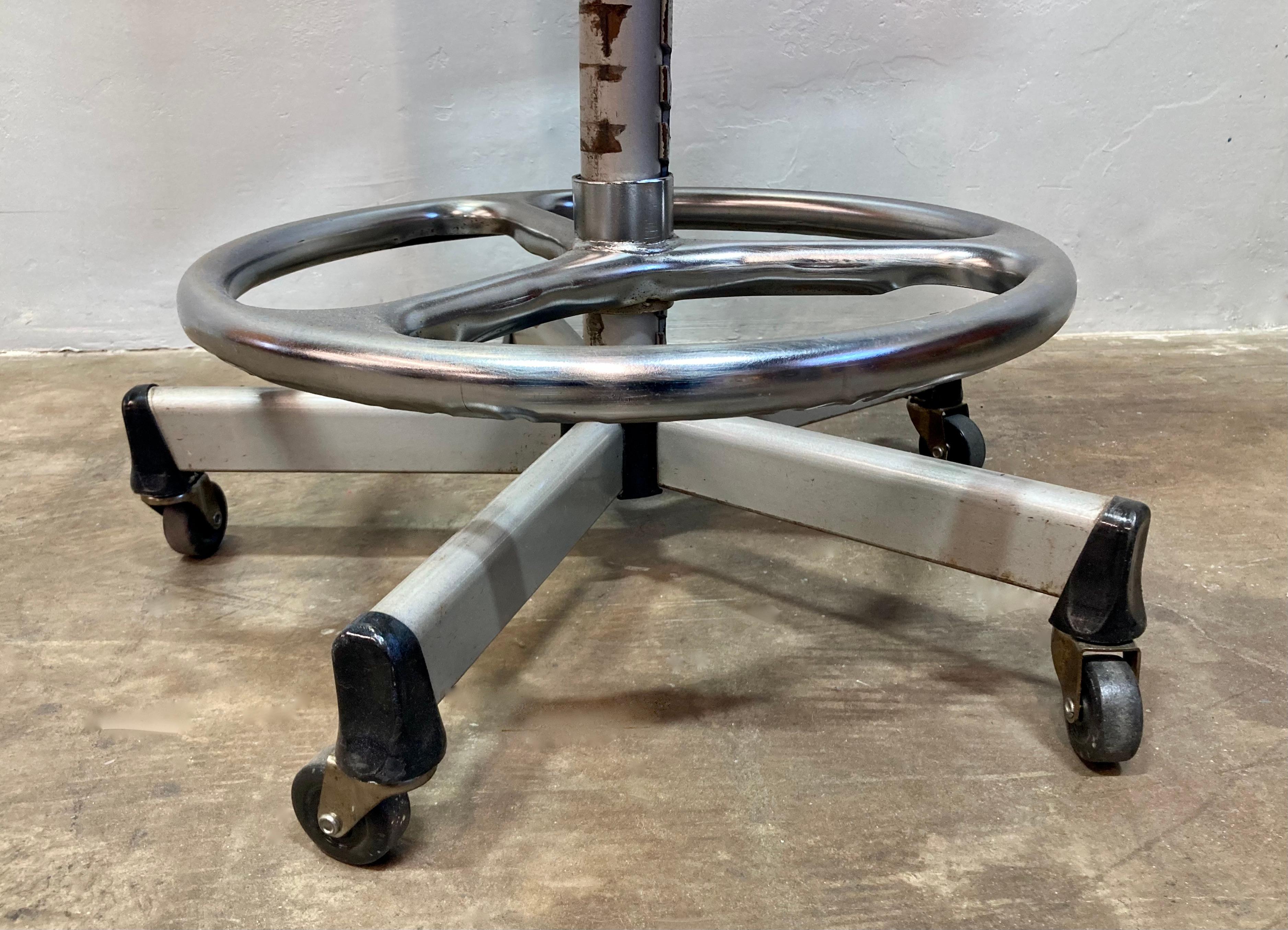 Taburete industrial rodante de dibujo Cramer de mediados de siglo Estadounidense en venta