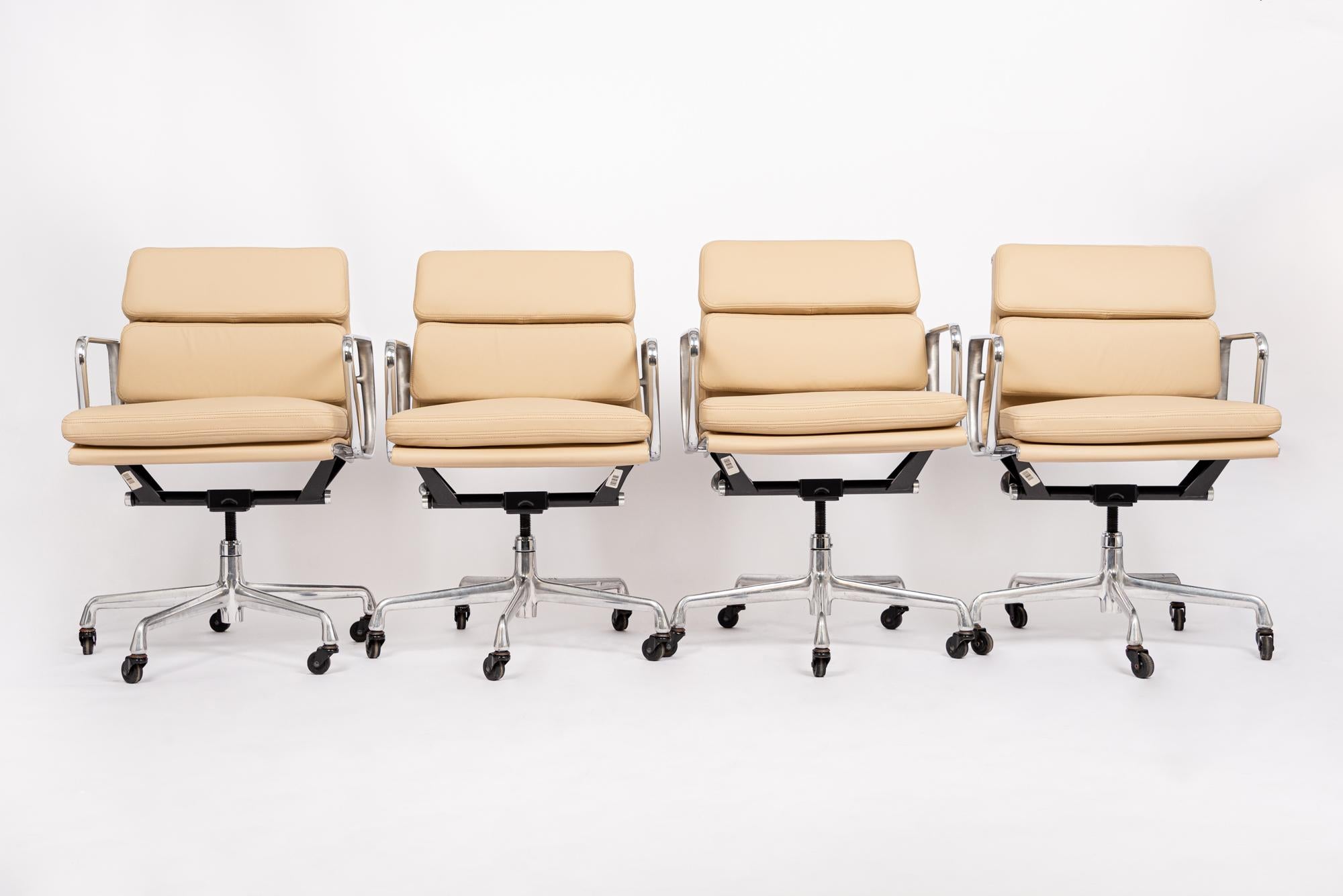 6 Mid Century Cream Leather Office Chairs by Eames for Herman Miller In Good Condition In Detroit, MI