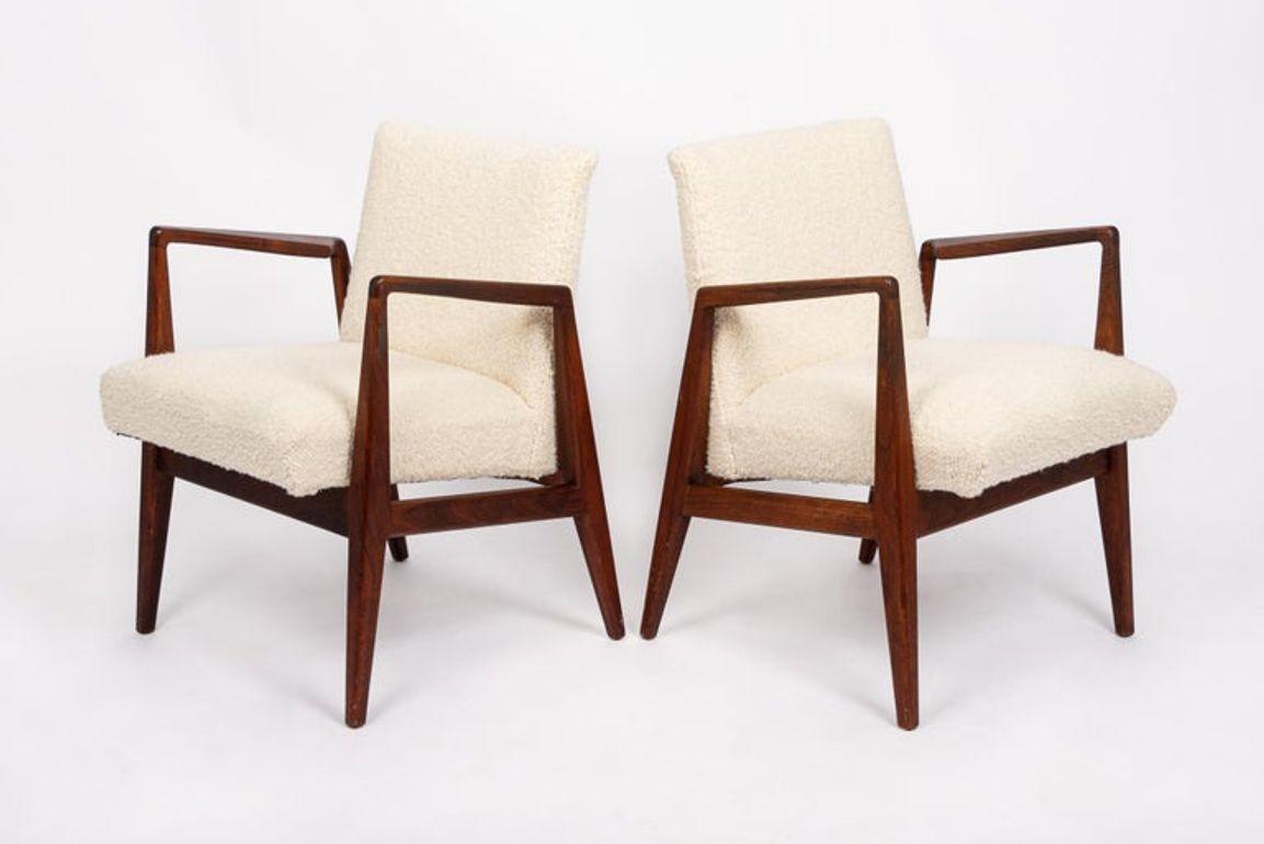 Mid-Century Modern Mid Century Cream Upholstered Lounge Chairs by Jens Risom, 1960s For Sale