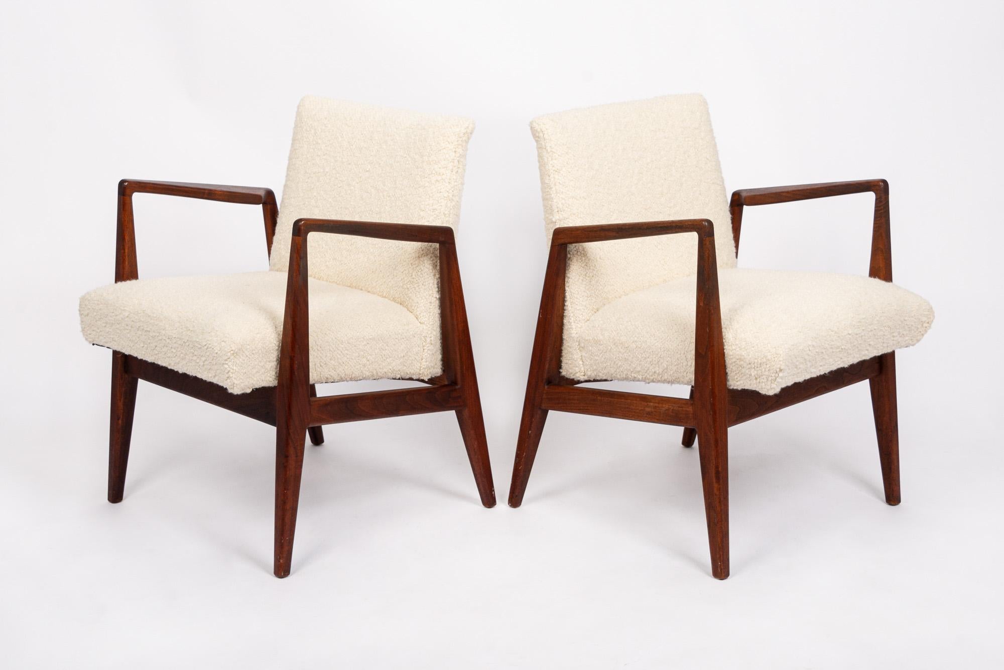 Mid-Century Modern Mid Century Cream Upholstered Lounge Chairs by Jens Risom For Sale