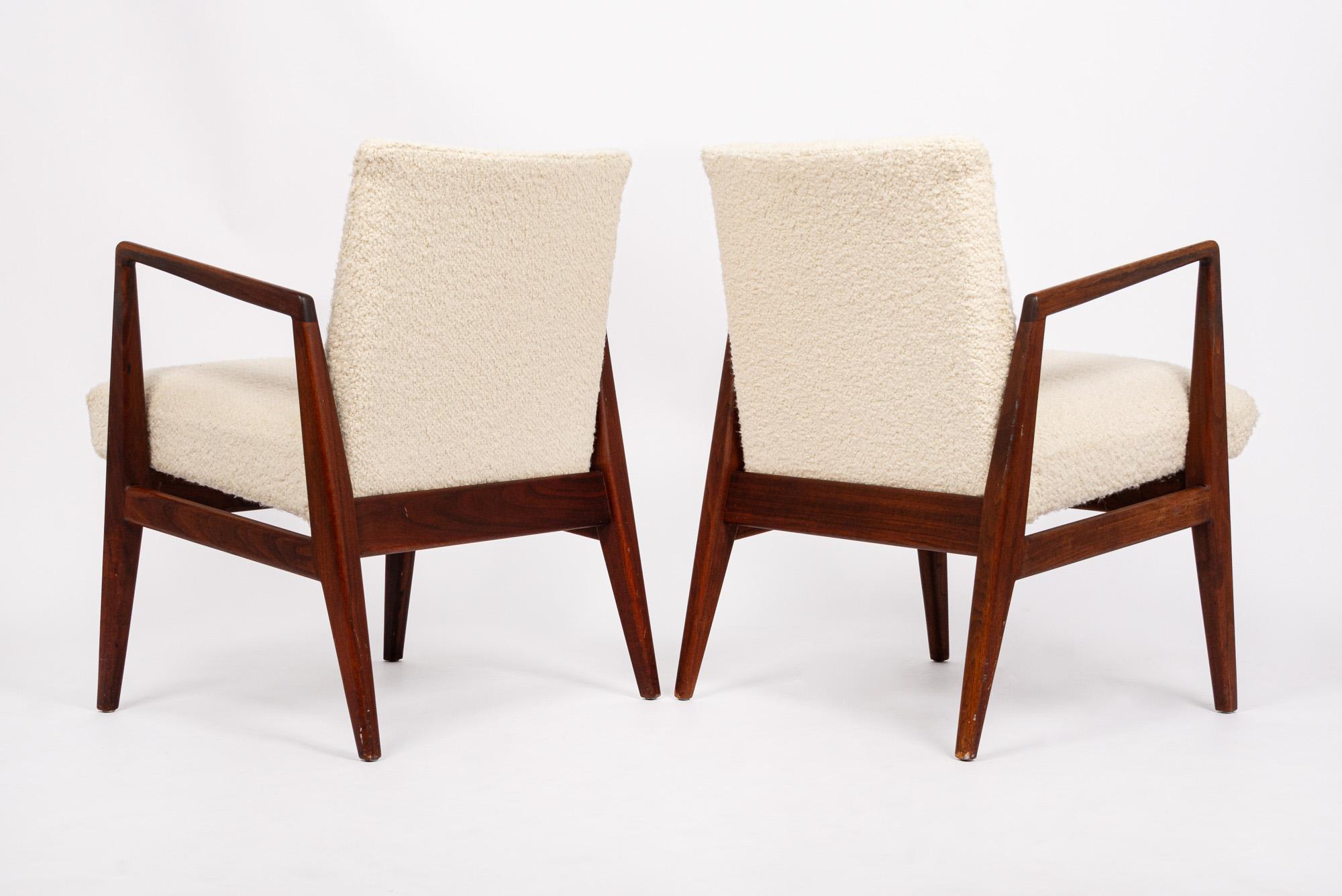 20th Century Mid Century Cream Upholstered Lounge Chairs by Jens Risom For Sale