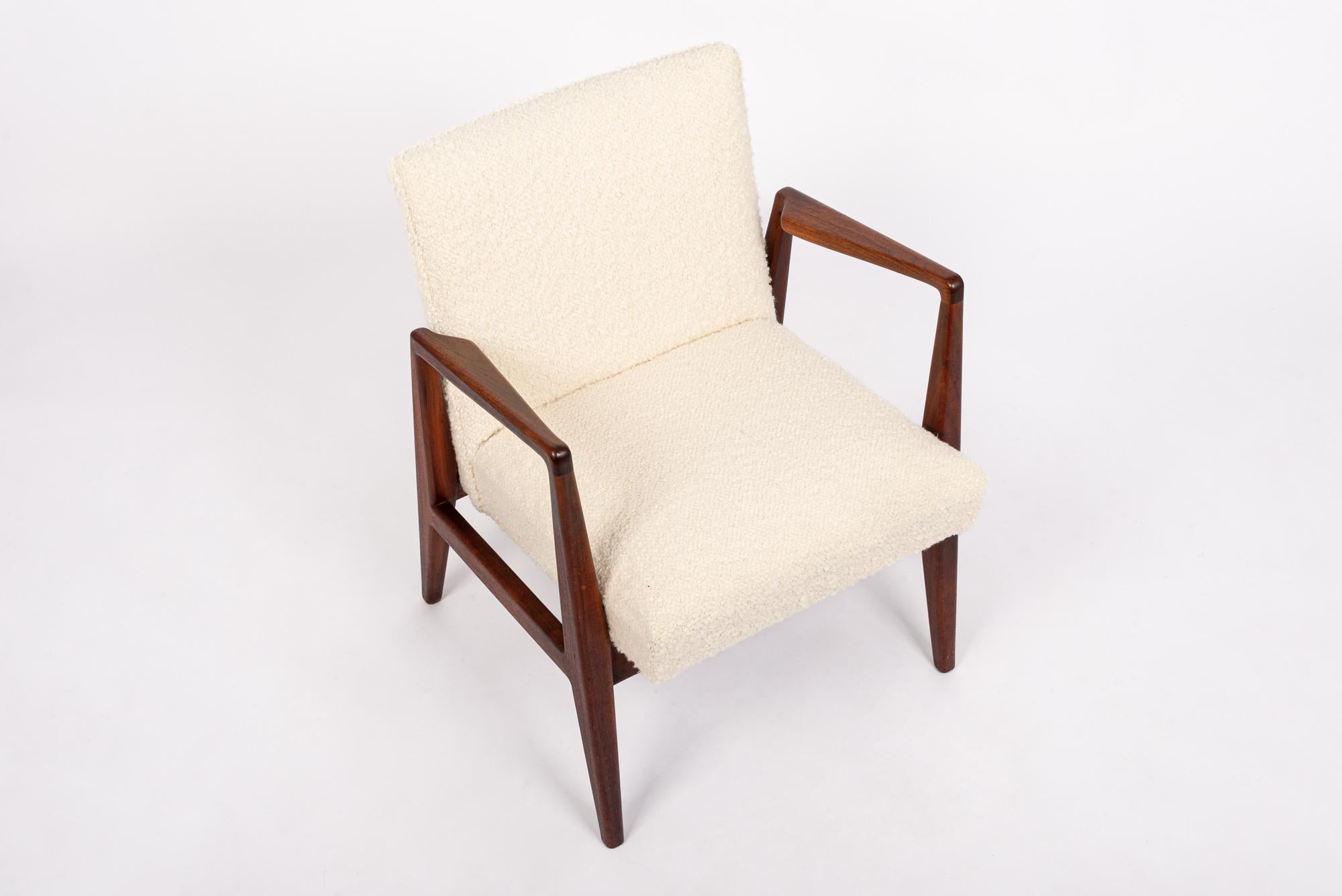 Mid Century Cream Upholstered Lounge Chairs by Jens Risom For Sale 2