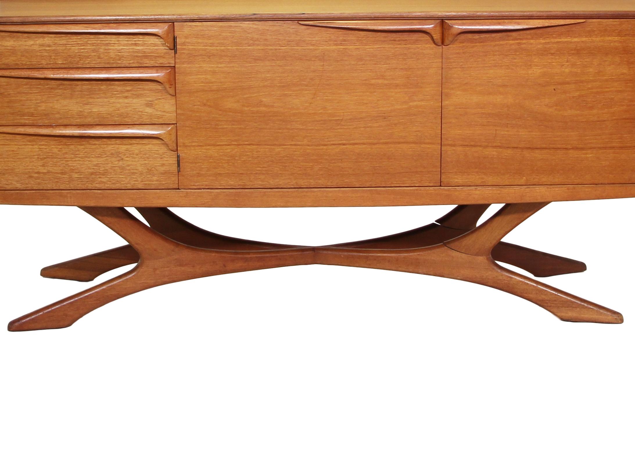20th Century Midcentury Credenza by Beithcraft For Sale