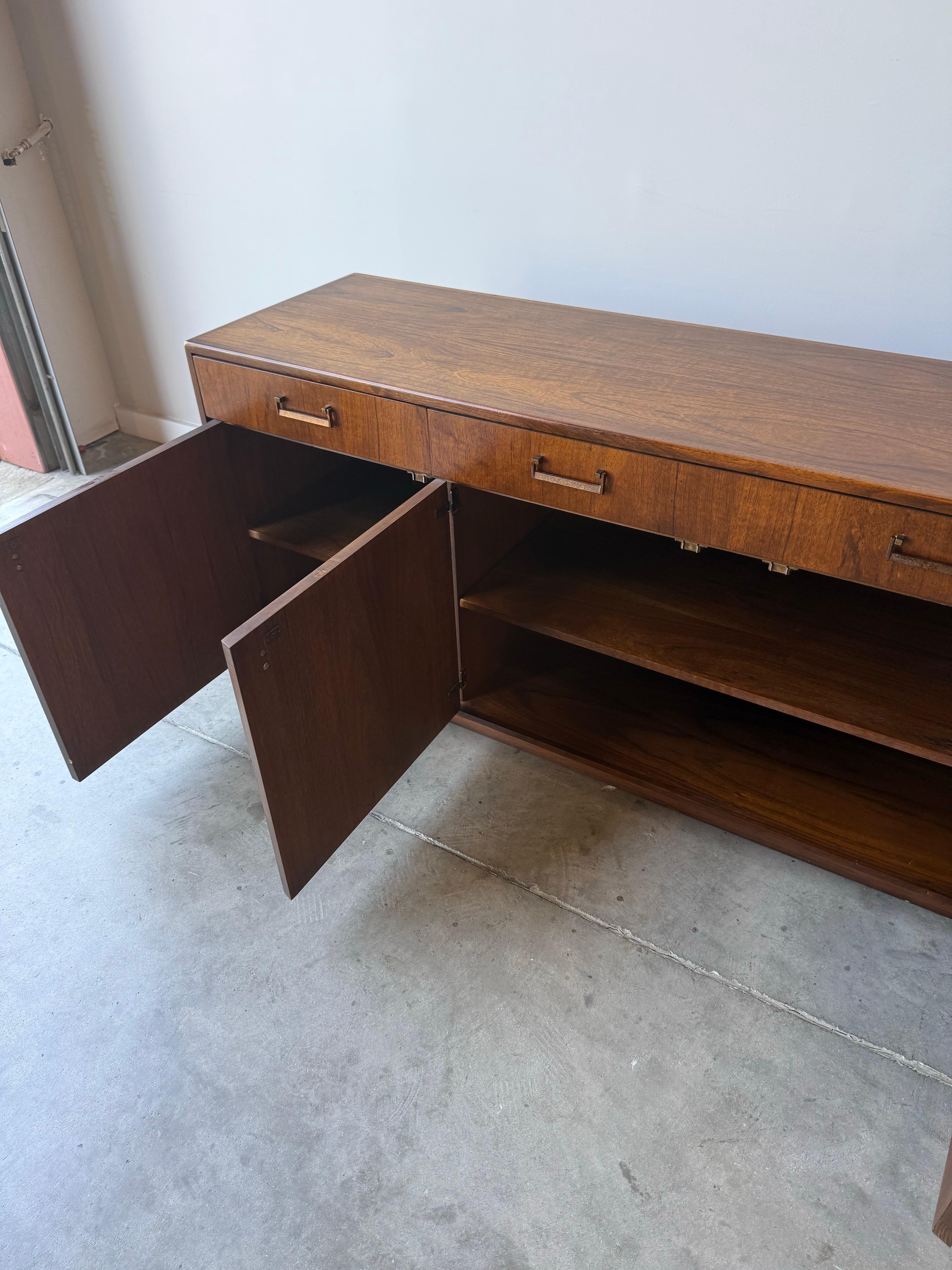 Credenza di metà secolo di Founders in vendita 4