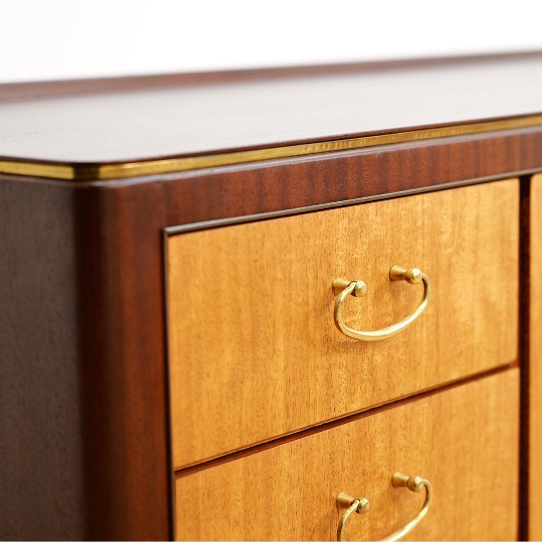 Mid Century Credenza von Greaves & Thomas im Angebot 5