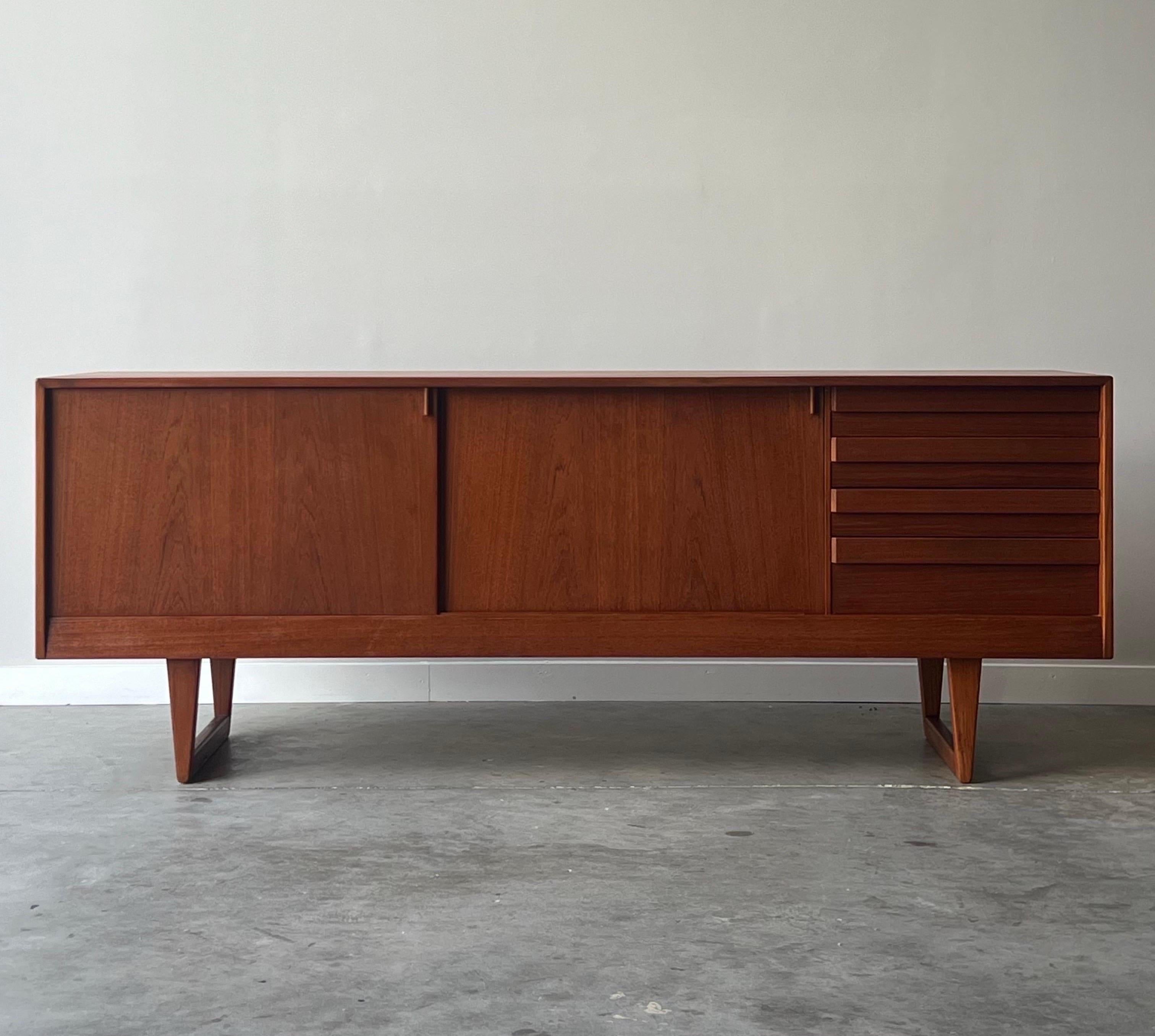 Mid-Century Credenza by Kurt Østervig for KP Møbler 4