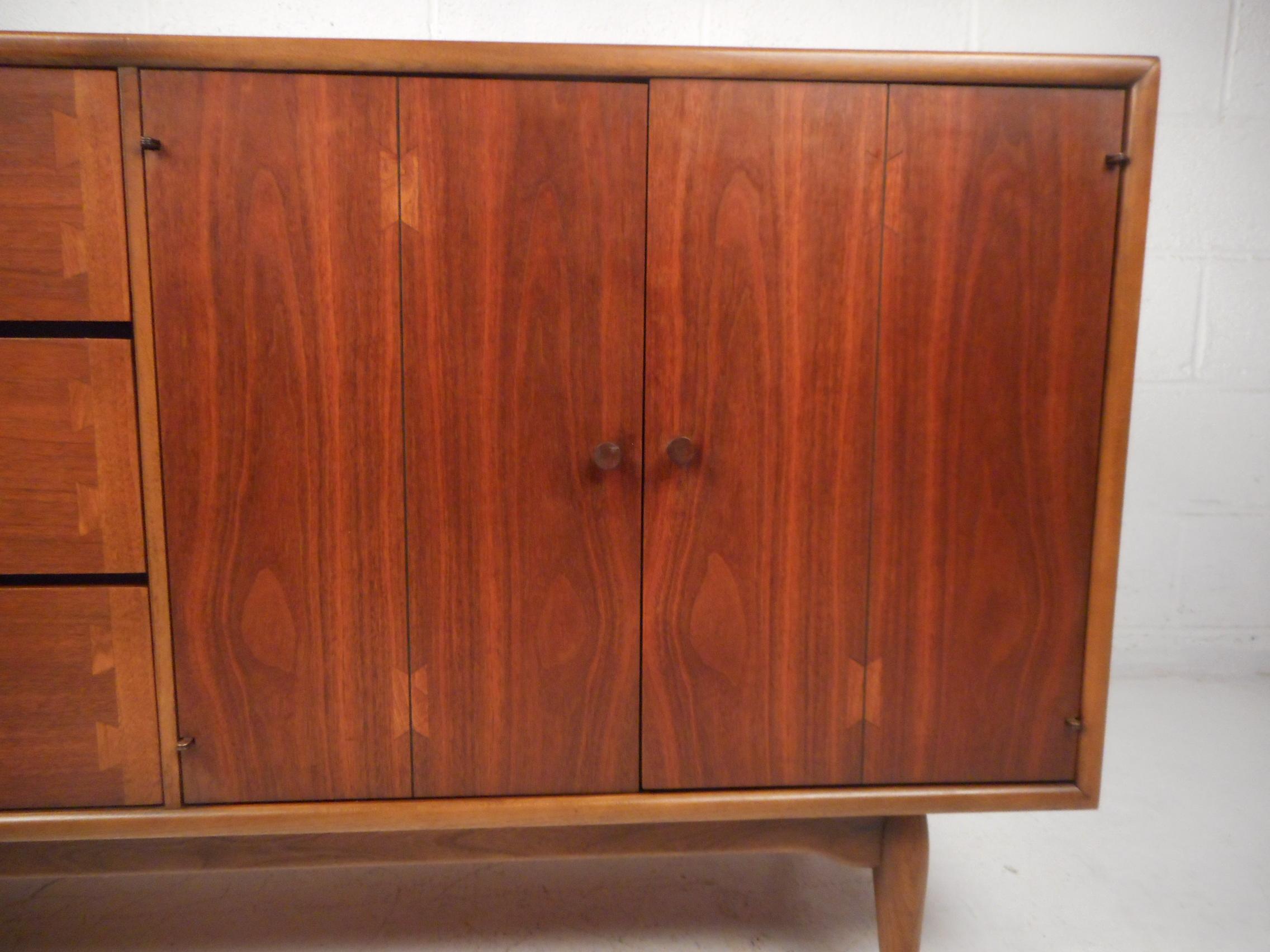 Midcentury Credenza by Lane In Good Condition In Brooklyn, NY