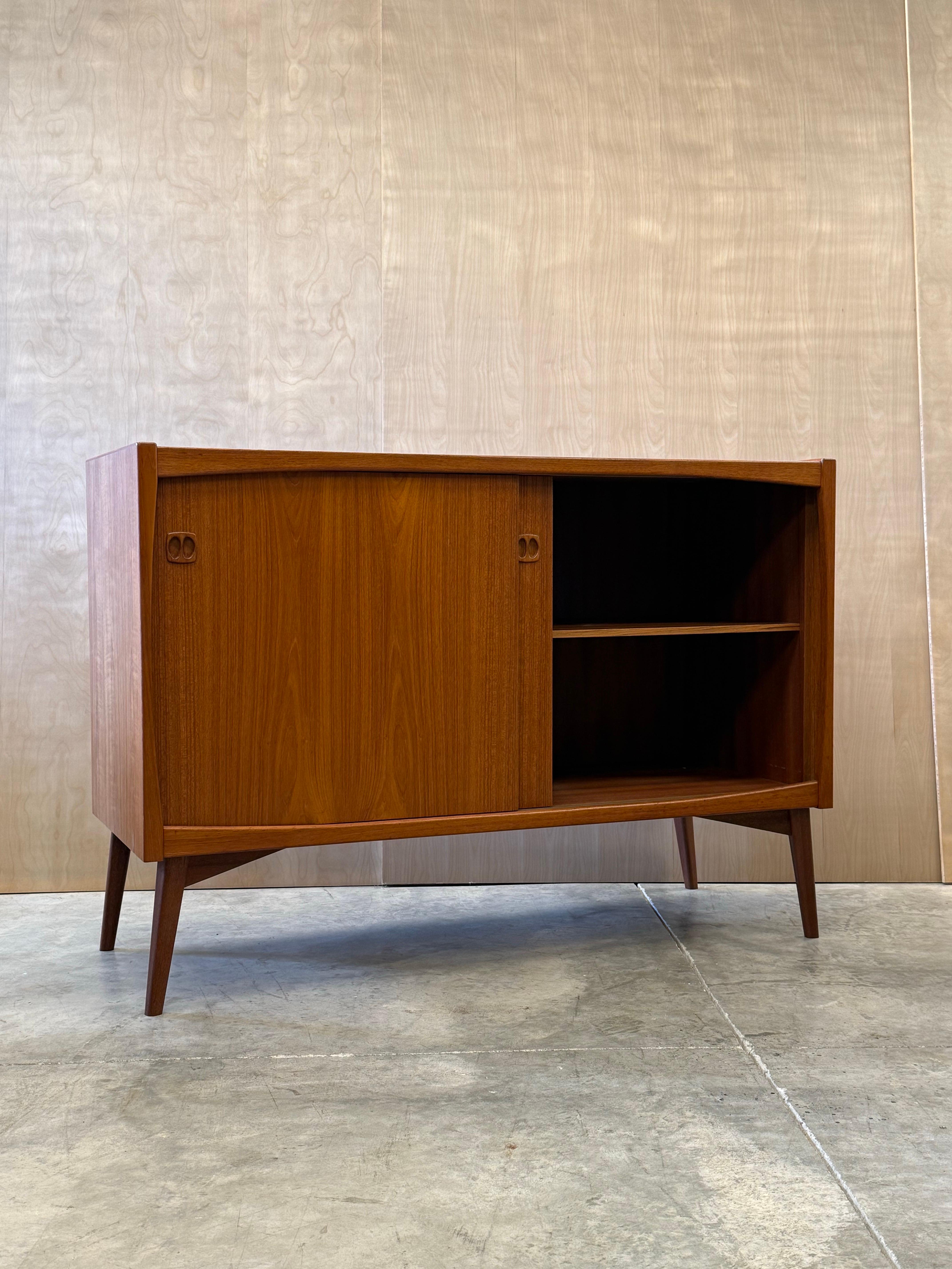 Mid-Century Credenza by Laurtis M. Larsen For Sale 6