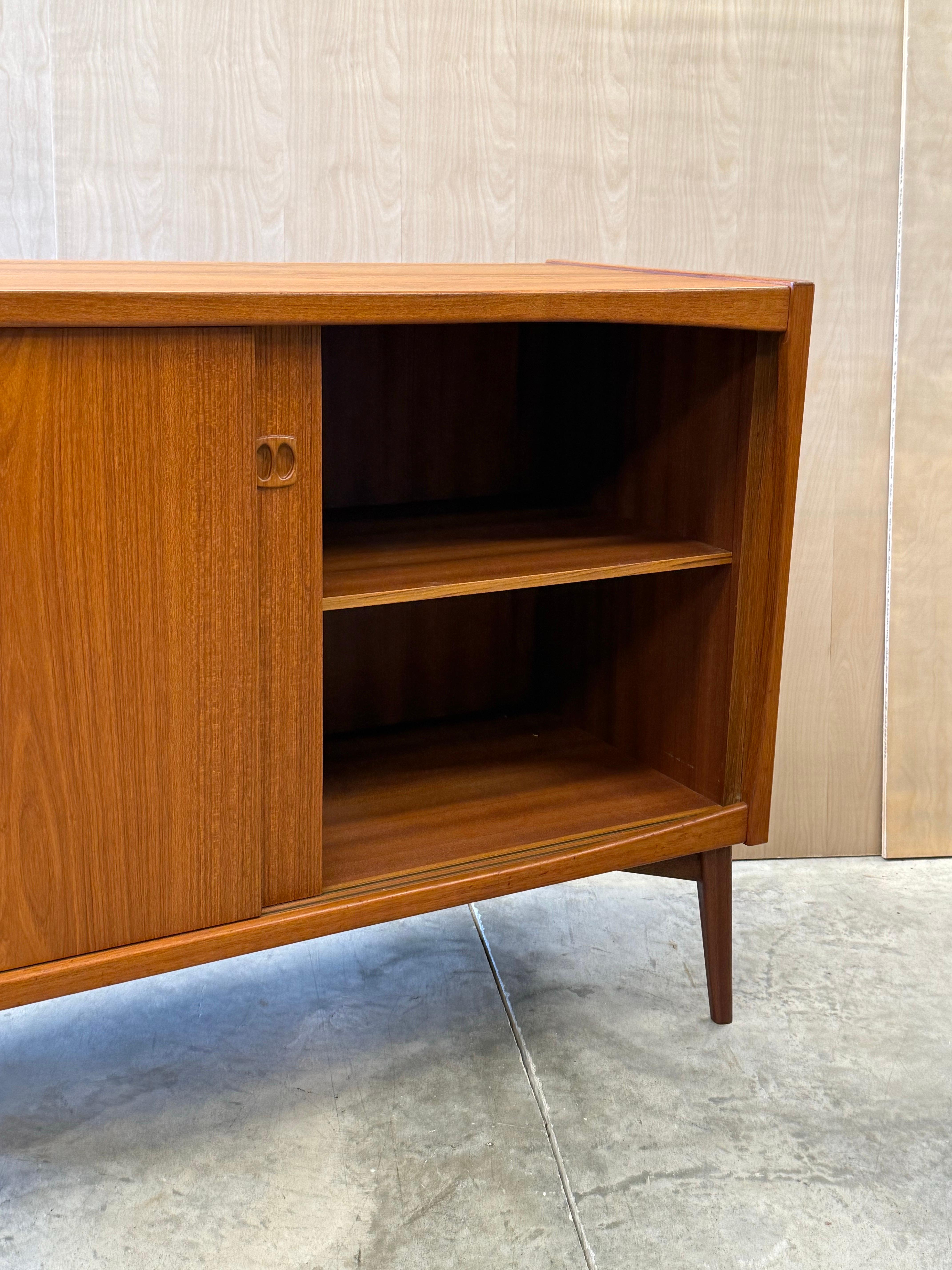 Mid-Century Credenza by Laurtis M. Larsen In Good Condition For Sale In Raleigh, NC