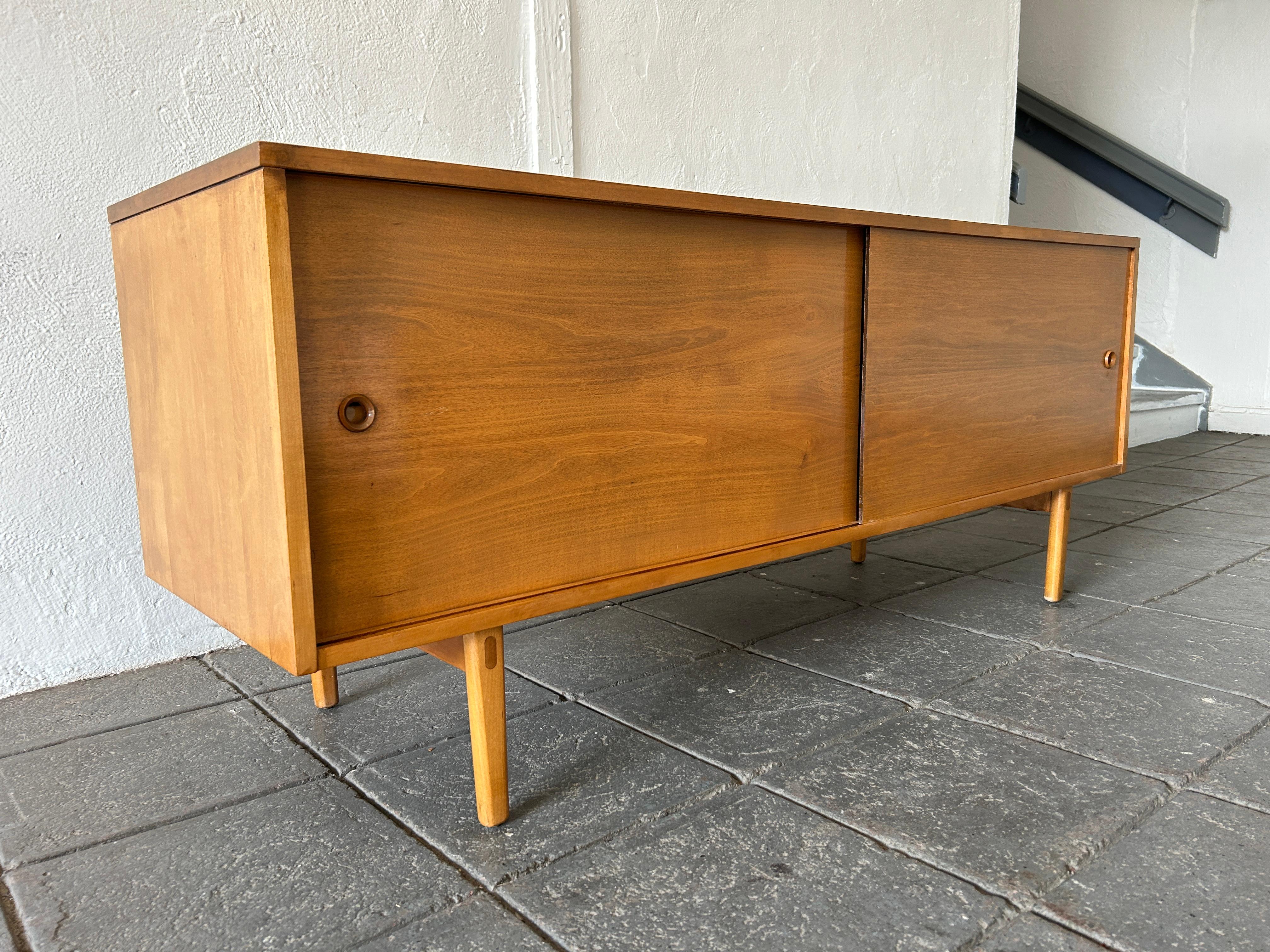Mid-Century Credenza by Paul McCobb Planner Group #1513 Blonde Doors Maple For Sale 1