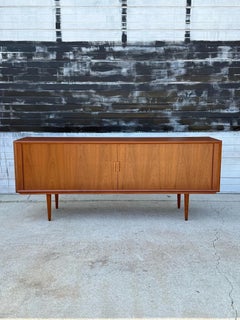 Kredenz aus der Mitte des Jahrhunderts von Svend Larsen