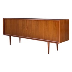 Kredenz aus der Mitte des Jahrhunderts von Svend Larsen