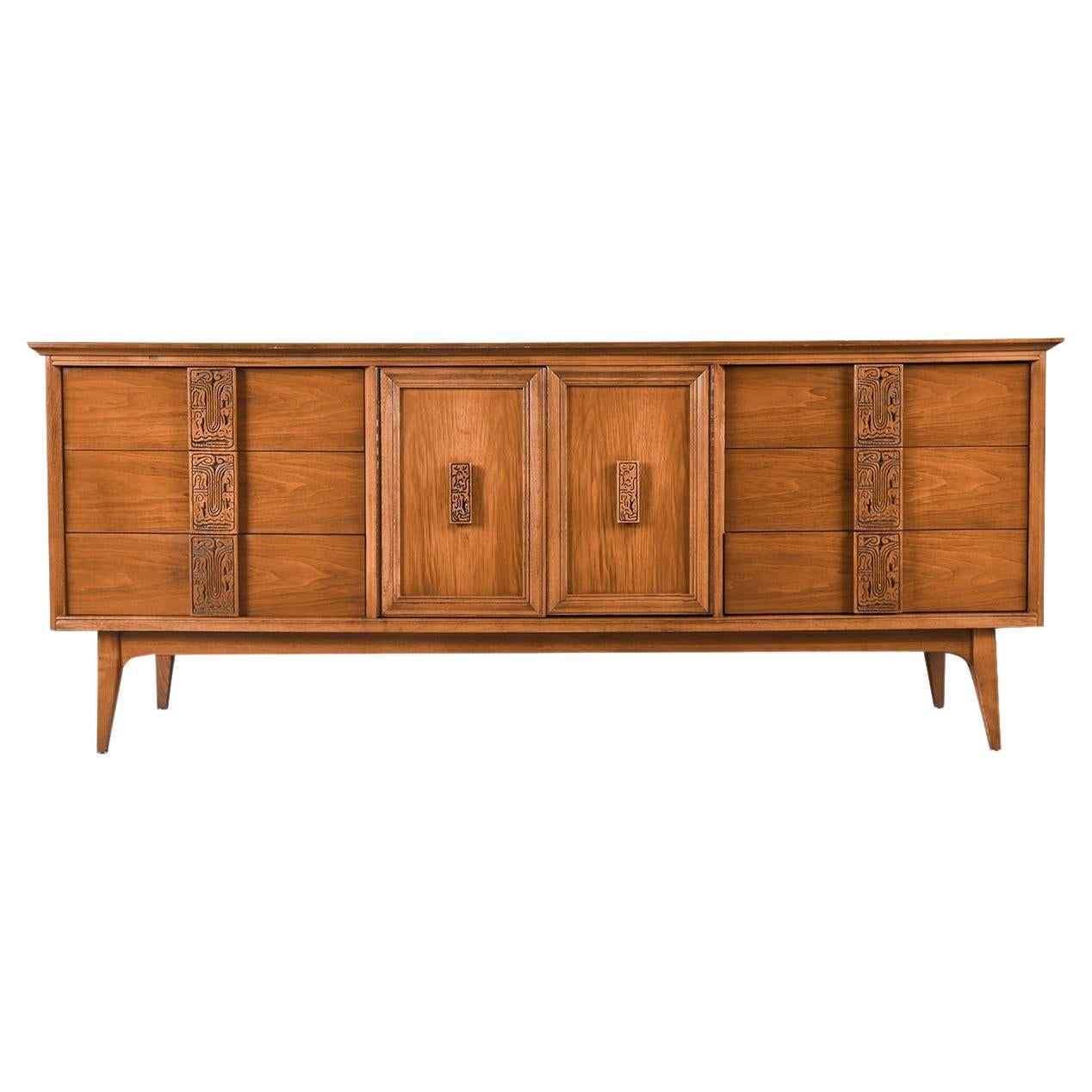 Commode crédence Mid Century Bassett Mayan en vente