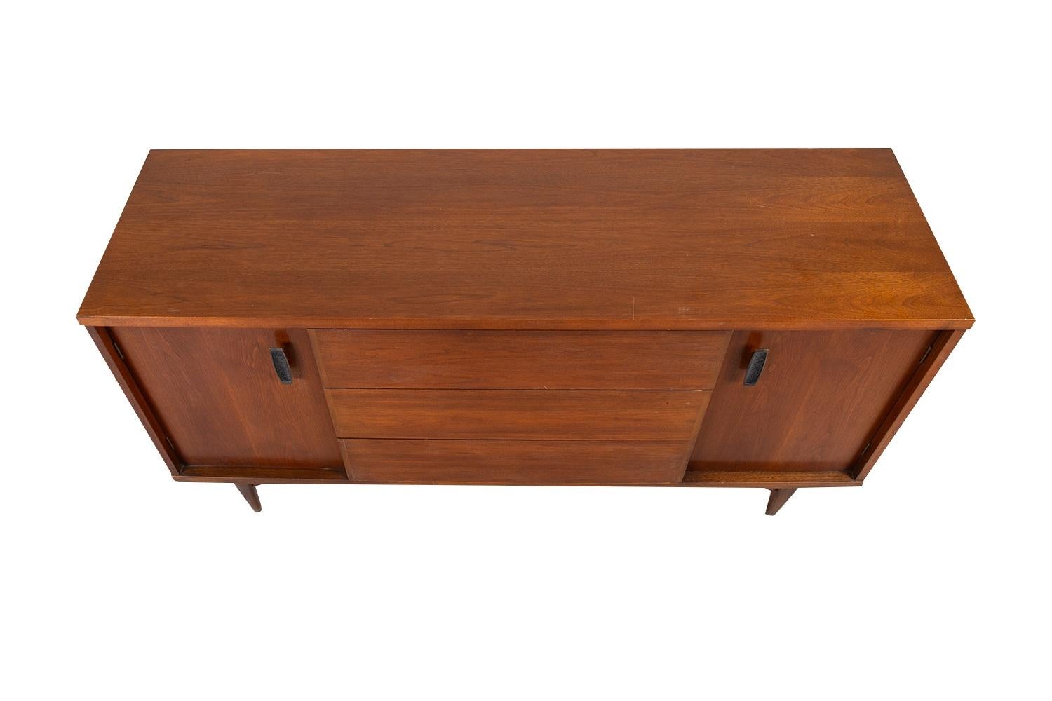 Mid-Century Modern Mid-Century Credenza Dresser Cabinet For Sale