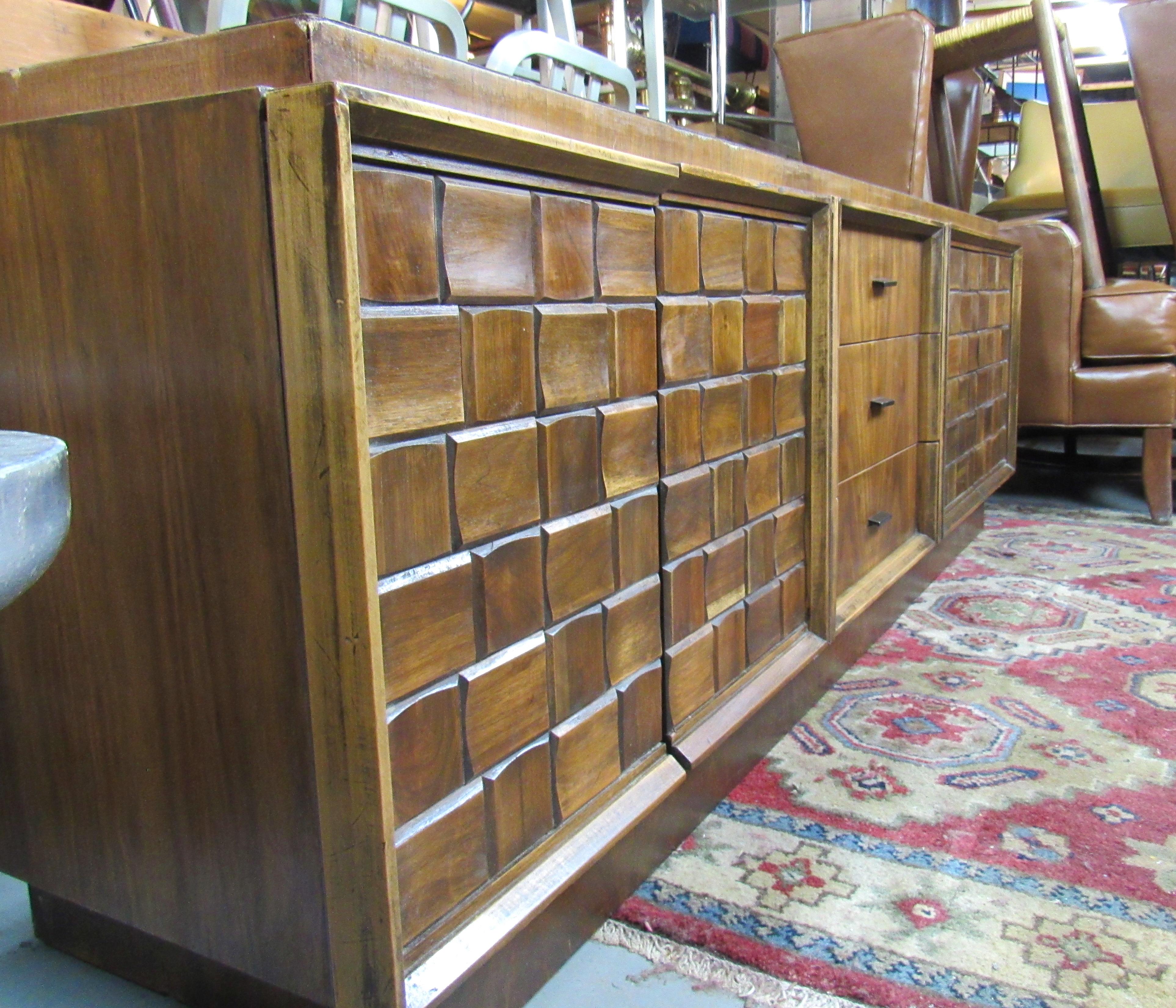 Mid-Century Credenza In Good Condition For Sale In Brooklyn, NY