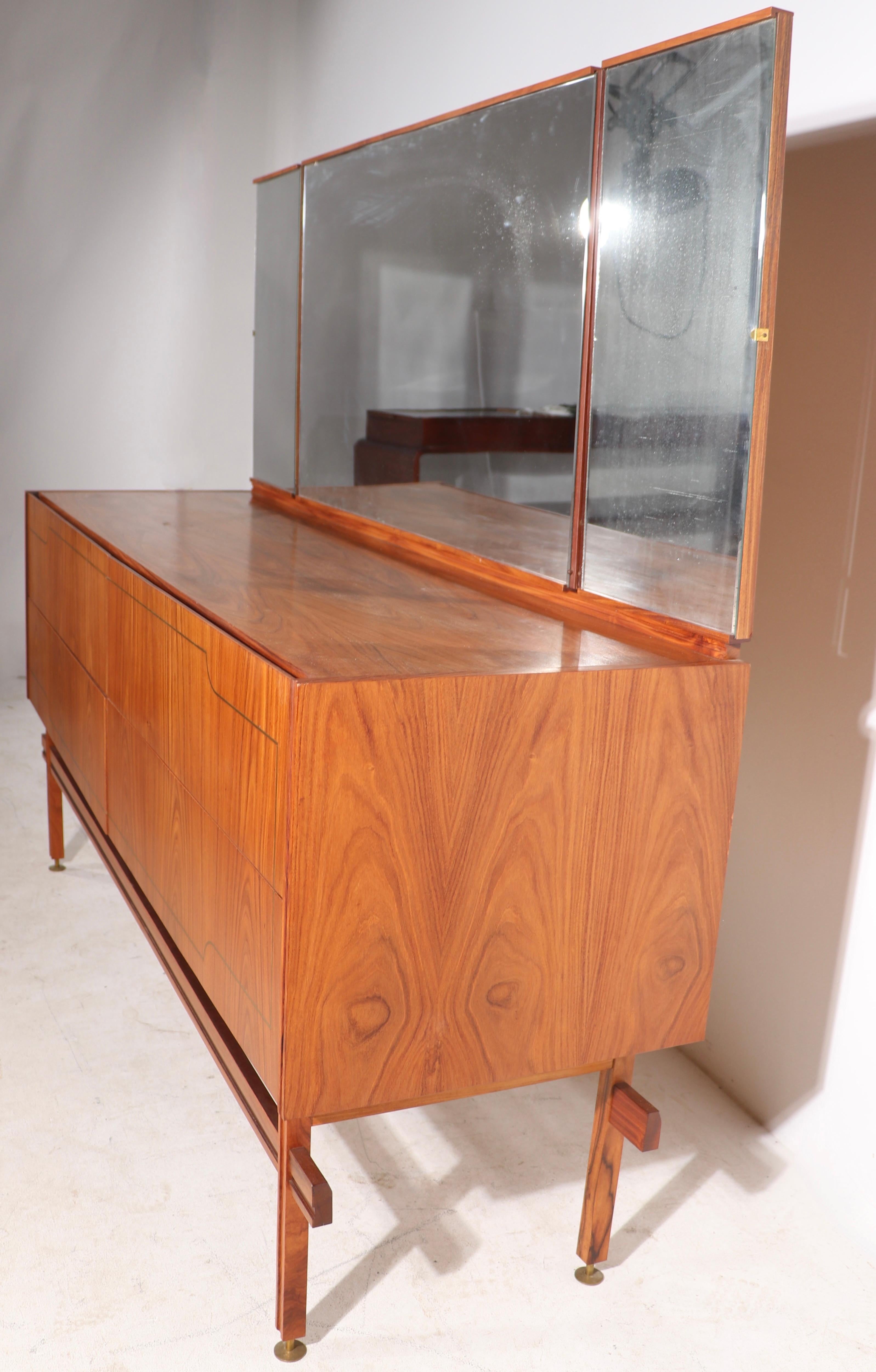 Mid Century Credenza Jacaranda and Brass by Hauner and Eisler Brazil Ca. 1950’s For Sale 10