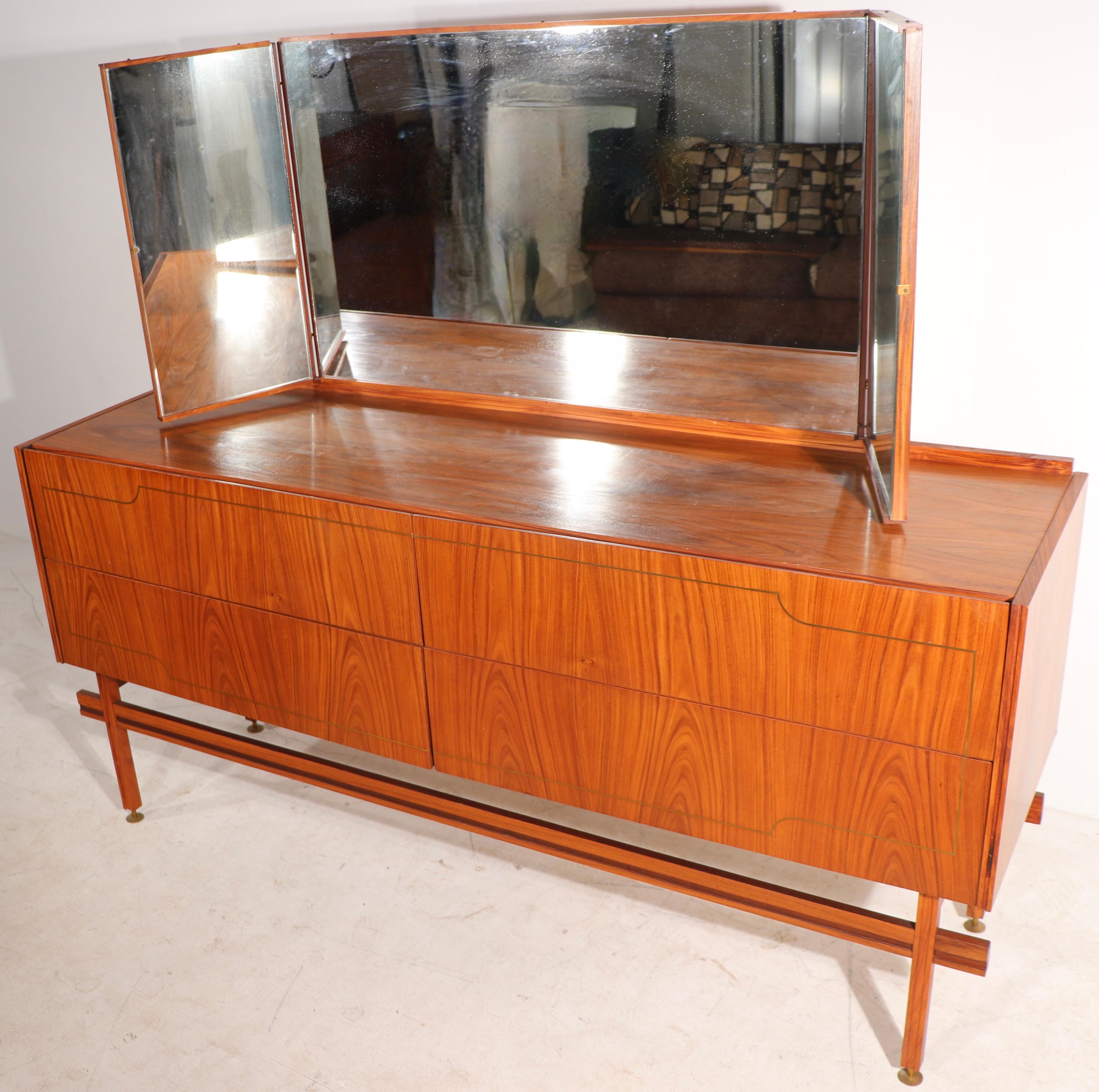 Mid Century Credenza Jacaranda and Brass by Hauner and Eisler Brazil Ca. 1950’s For Sale 2