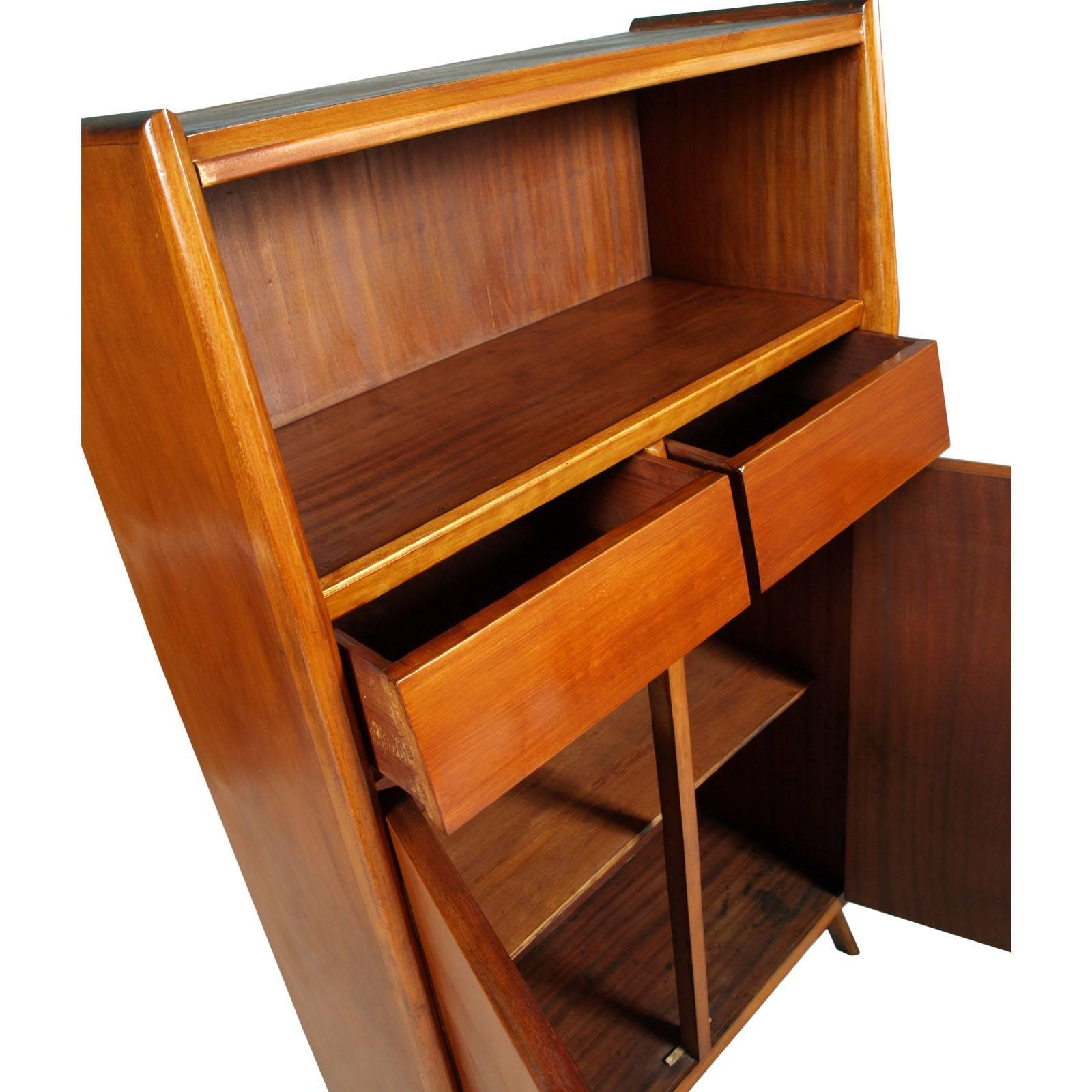 Credenza La Permanente Mobili Cantù, Gio Ponti zugeschrieben, poliert, Mitte des Jahrhunderts (Furnier) im Angebot