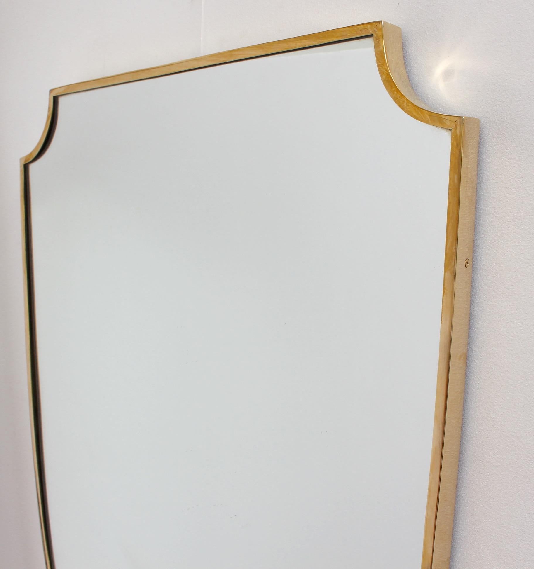 Midcentury Crest-Shaped Italian Wall Mirror with Brass Frame, 'circa 1950s' 5