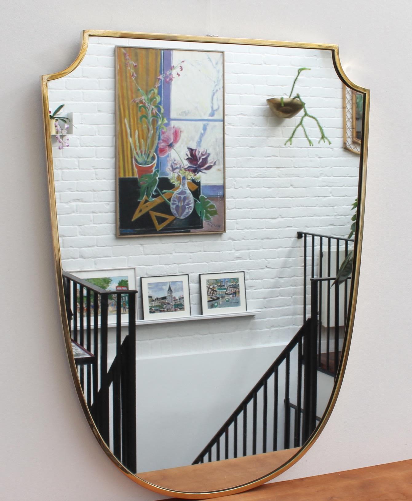 Midcentury Crest-Shaped Italian Wall Mirror with Brass Frame, 'circa 1950s' 2